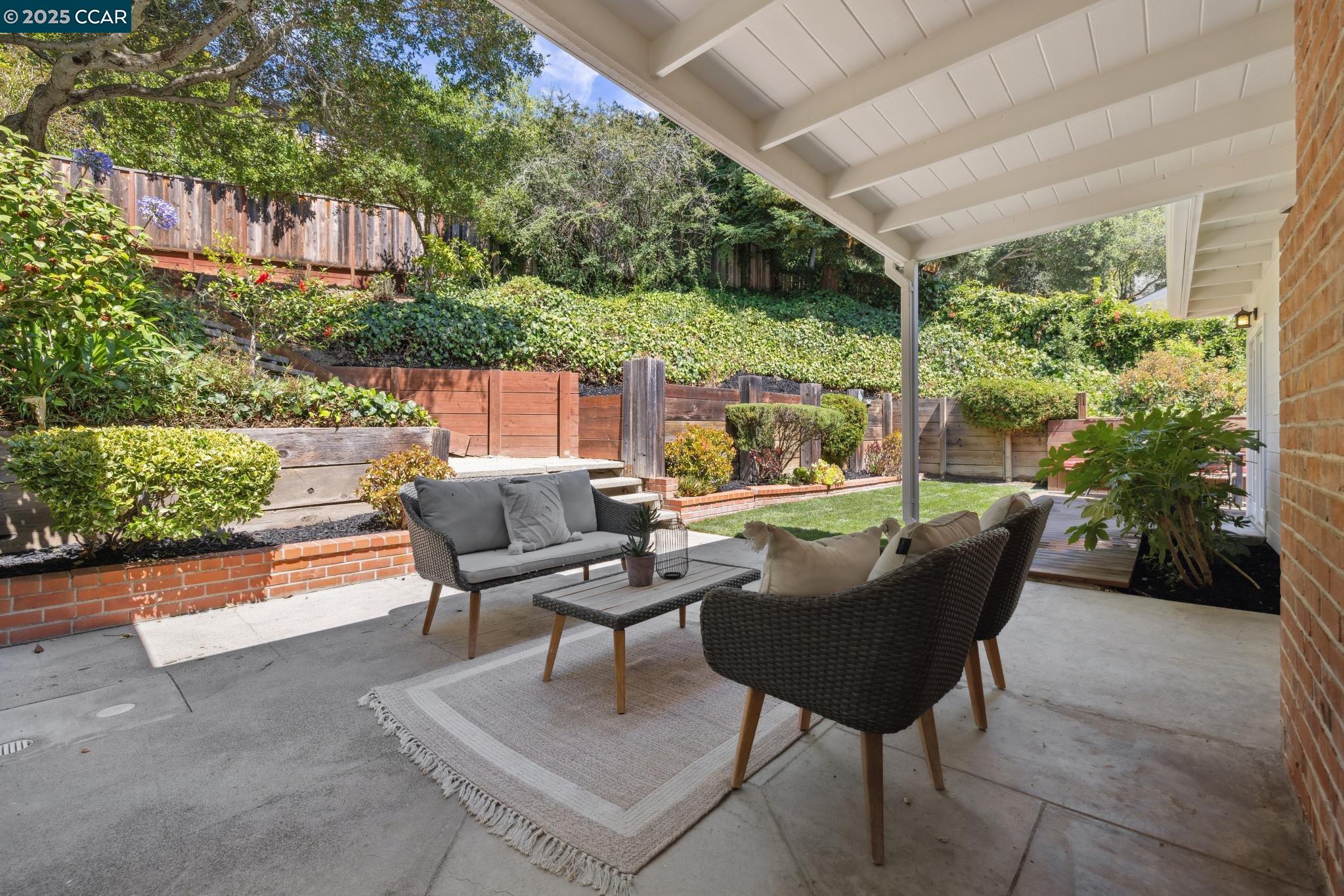 Detail Gallery Image 38 of 50 For 5844 Harbord Dr, Oakland,  CA 94611 - 3 Beds | 2 Baths