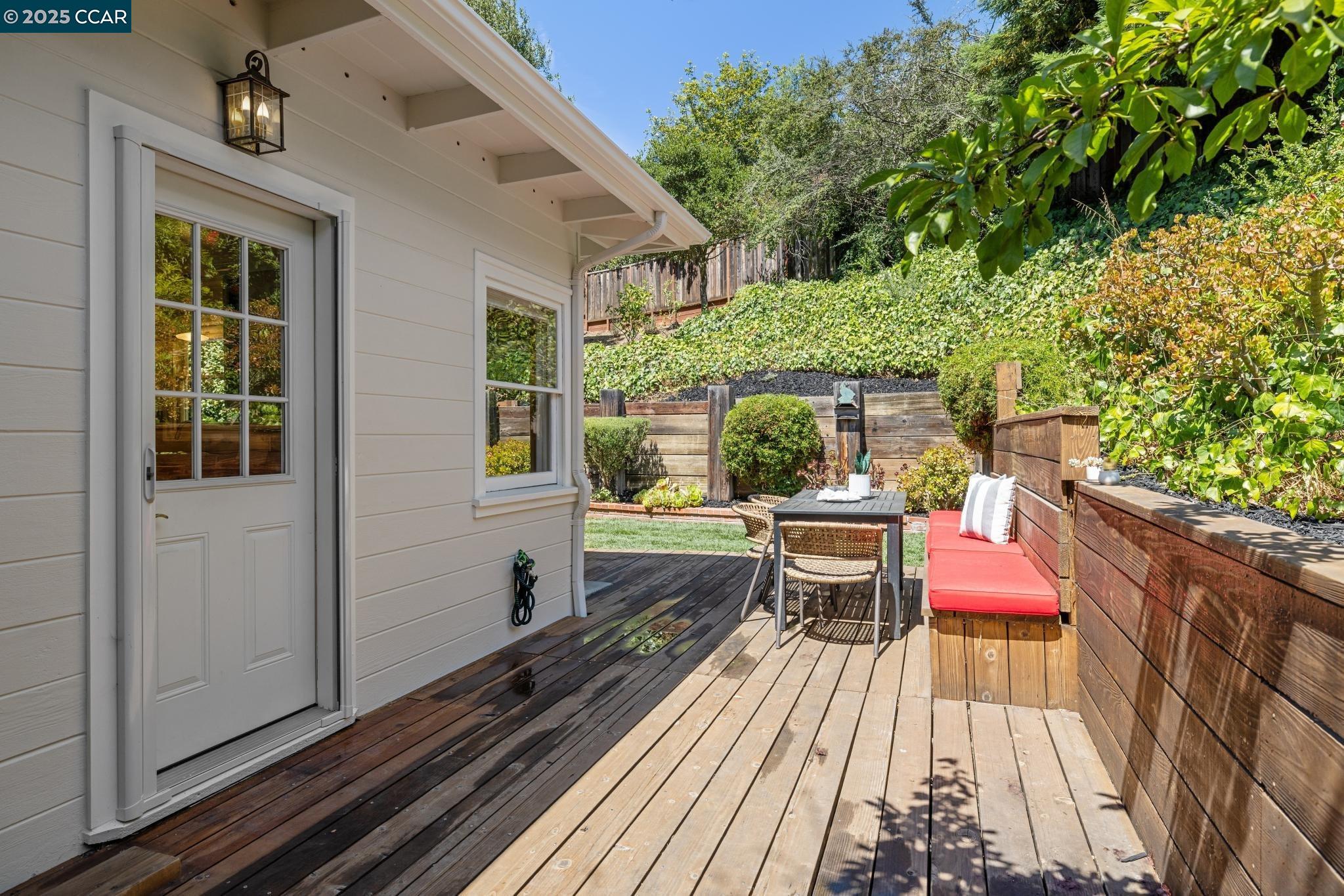Detail Gallery Image 41 of 50 For 5844 Harbord Dr, Oakland,  CA 94611 - 3 Beds | 2 Baths