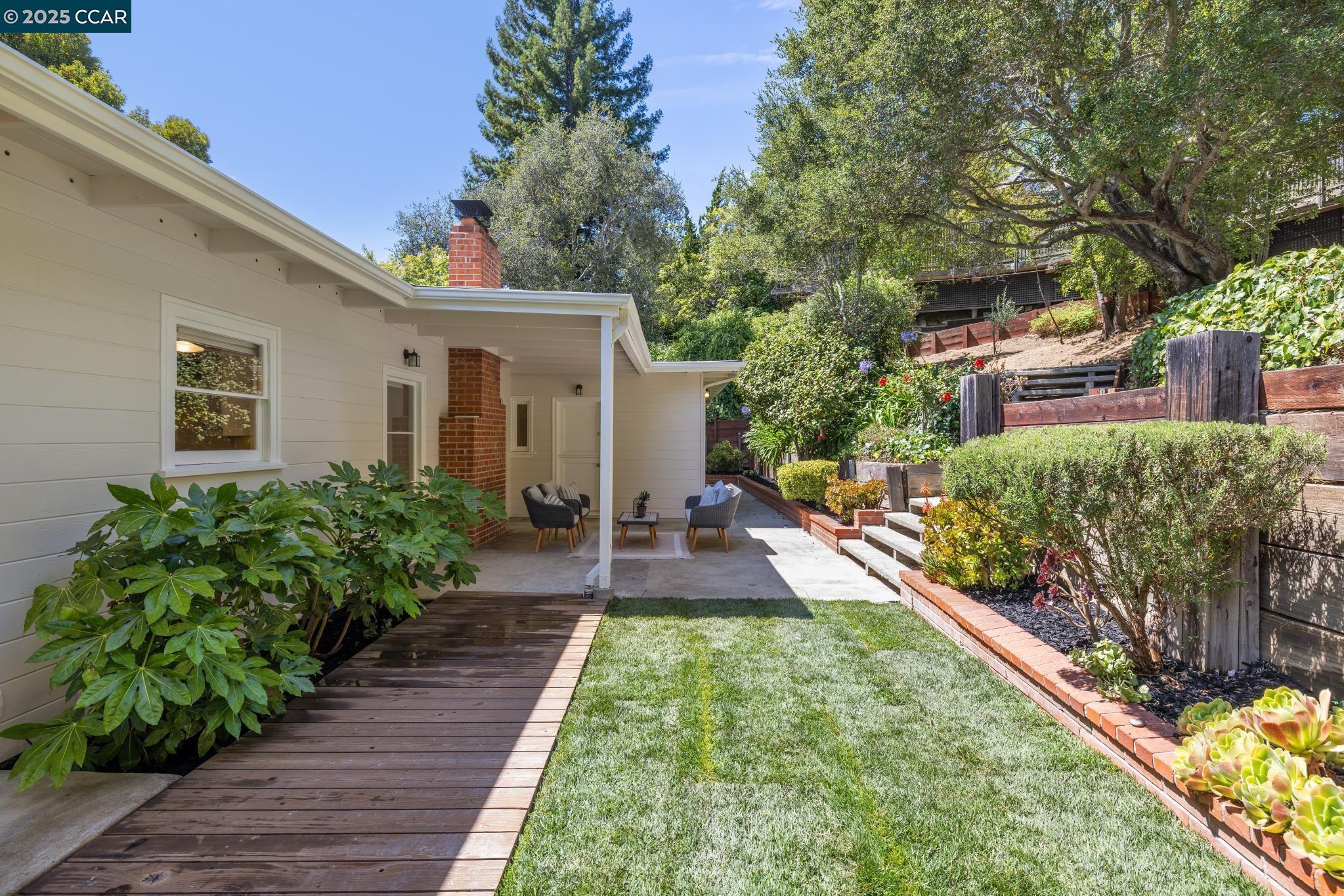 Detail Gallery Image 42 of 50 For 5844 Harbord Dr, Oakland,  CA 94611 - 3 Beds | 2 Baths