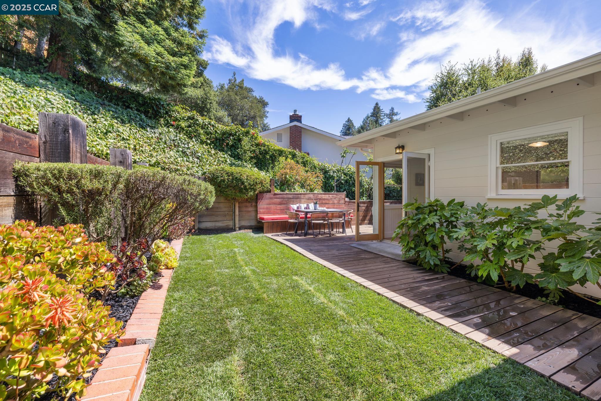 Detail Gallery Image 43 of 50 For 5844 Harbord Dr, Oakland,  CA 94611 - 3 Beds | 2 Baths