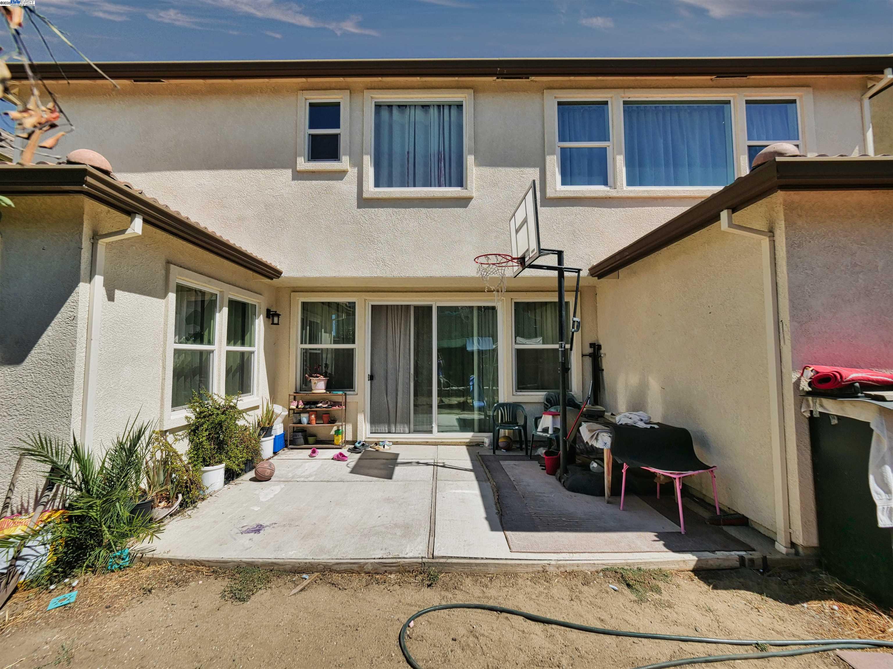 Detail Gallery Image 13 of 15 For 2430 Rio Grande Dr, Tracy,  CA 95377 - 4 Beds | 3 Baths