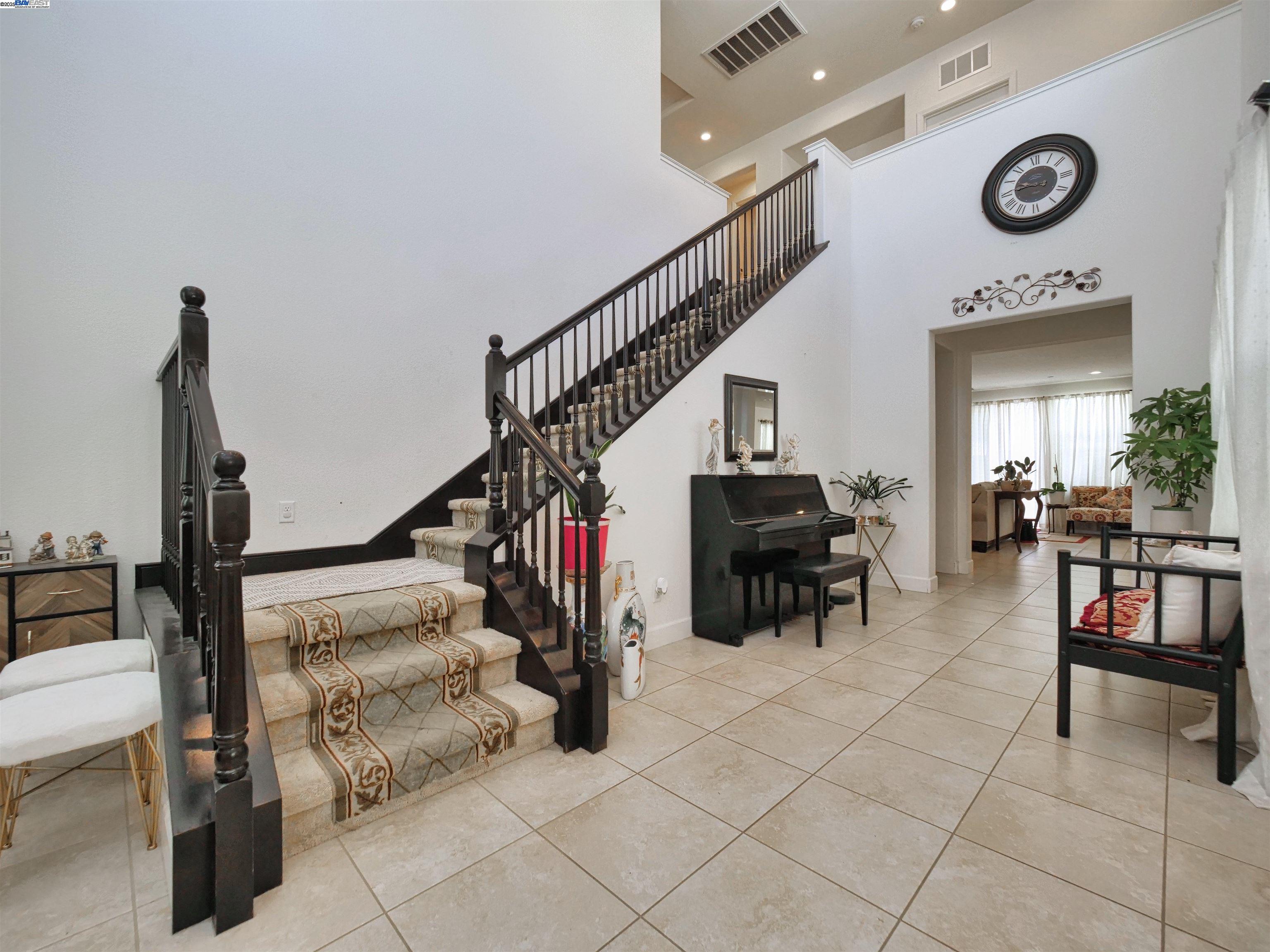 Detail Gallery Image 3 of 15 For 2430 Rio Grande Dr, Tracy,  CA 95377 - 4 Beds | 3 Baths