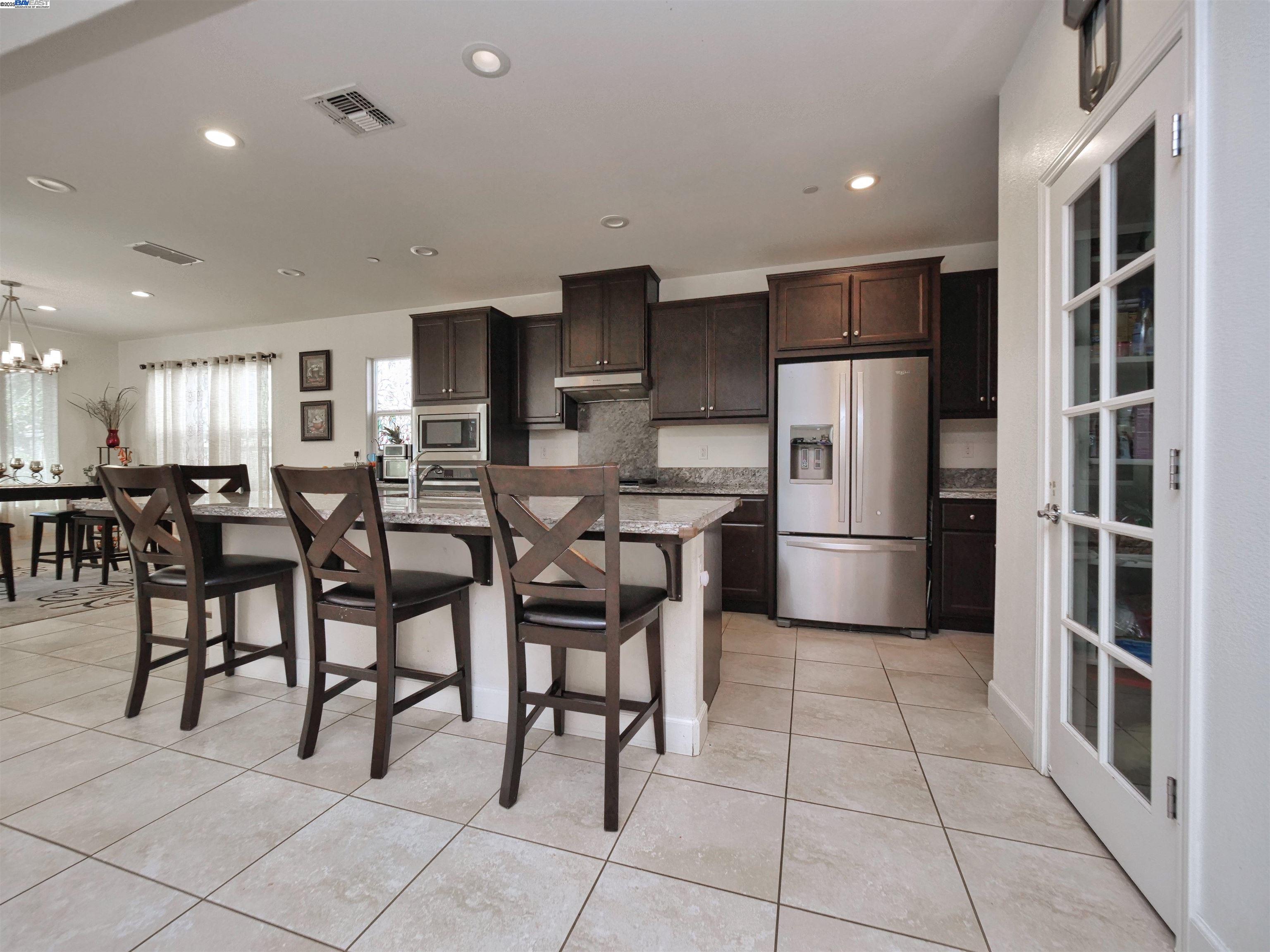 Detail Gallery Image 5 of 15 For 2430 Rio Grande Dr, Tracy,  CA 95377 - 4 Beds | 3 Baths