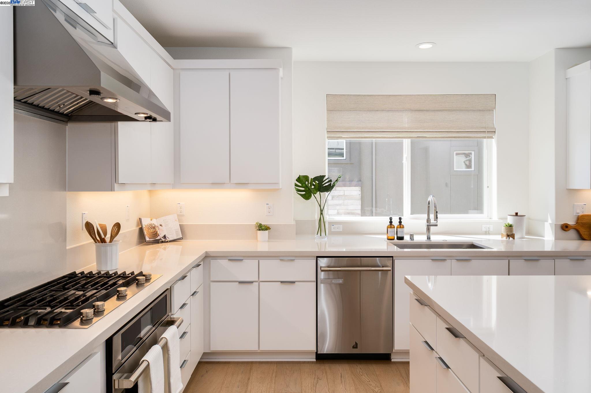 Detail Gallery Image 15 of 56 For 1002 Mary Beth Ter, San Ramon,  CA 94583 - 4 Beds | 3/1 Baths