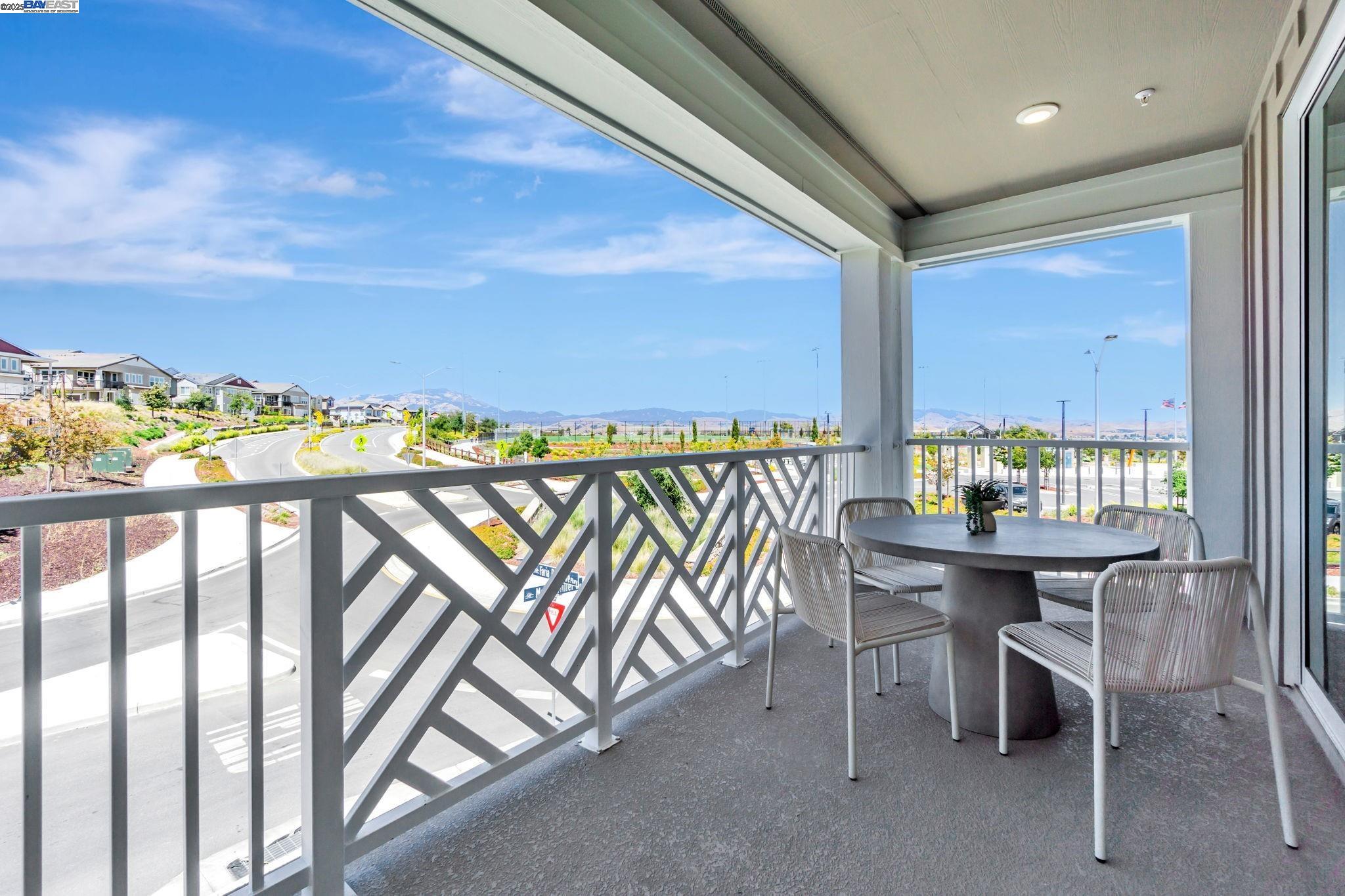 Detail Gallery Image 5 of 52 For 1002 Mary Beth Ter, San Ramon,  CA 94583 - 4 Beds | 3/1 Baths