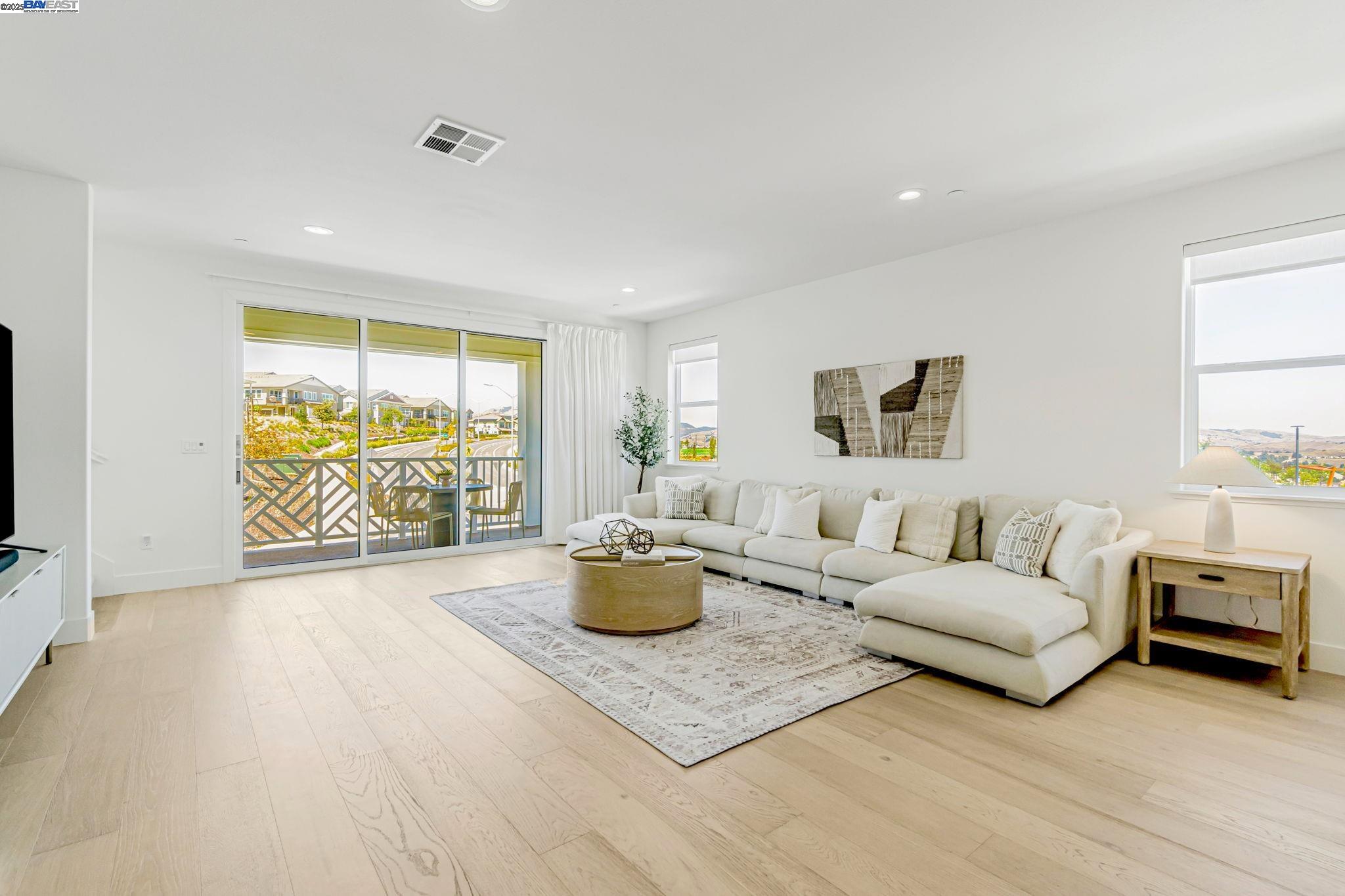 Detail Gallery Image 8 of 52 For 1002 Mary Beth Ter, San Ramon,  CA 94583 - 4 Beds | 3/1 Baths