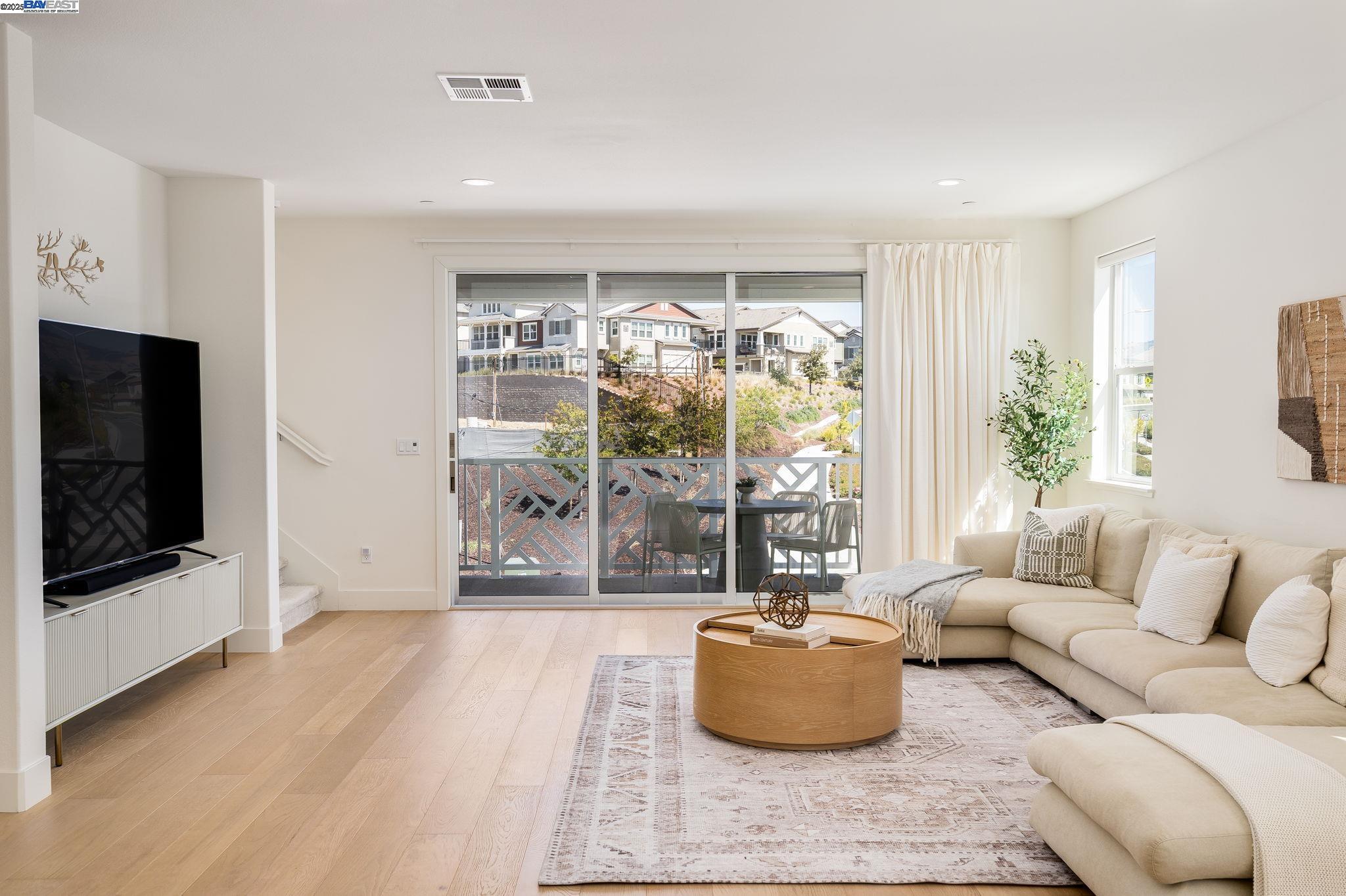 Detail Gallery Image 9 of 56 For 1002 Mary Beth Ter, San Ramon,  CA 94583 - 4 Beds | 3/1 Baths