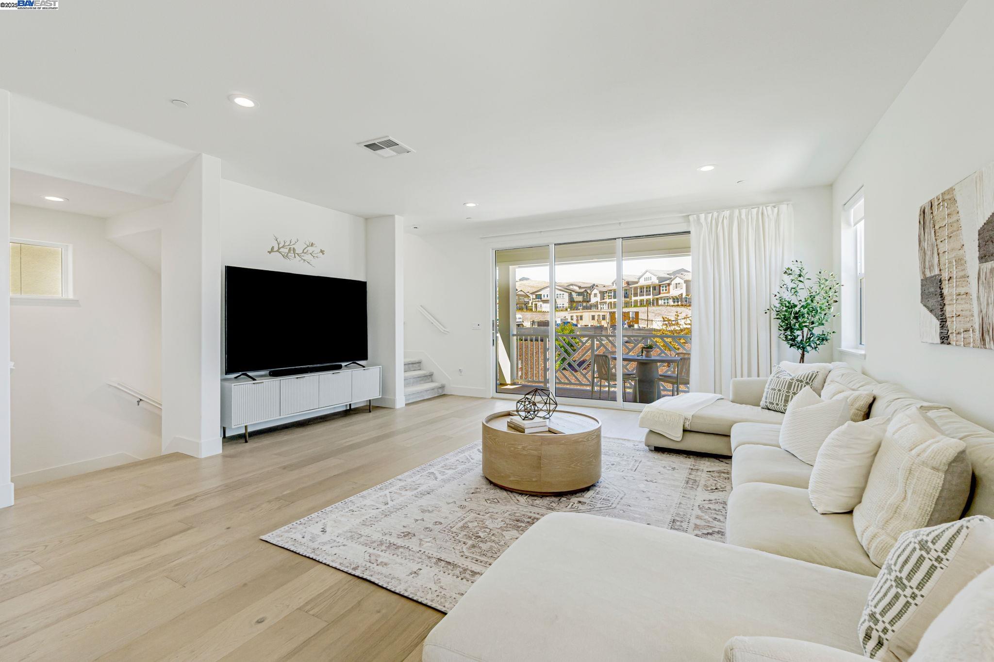 Detail Gallery Image 9 of 52 For 1002 Mary Beth Ter, San Ramon,  CA 94583 - 4 Beds | 3/1 Baths