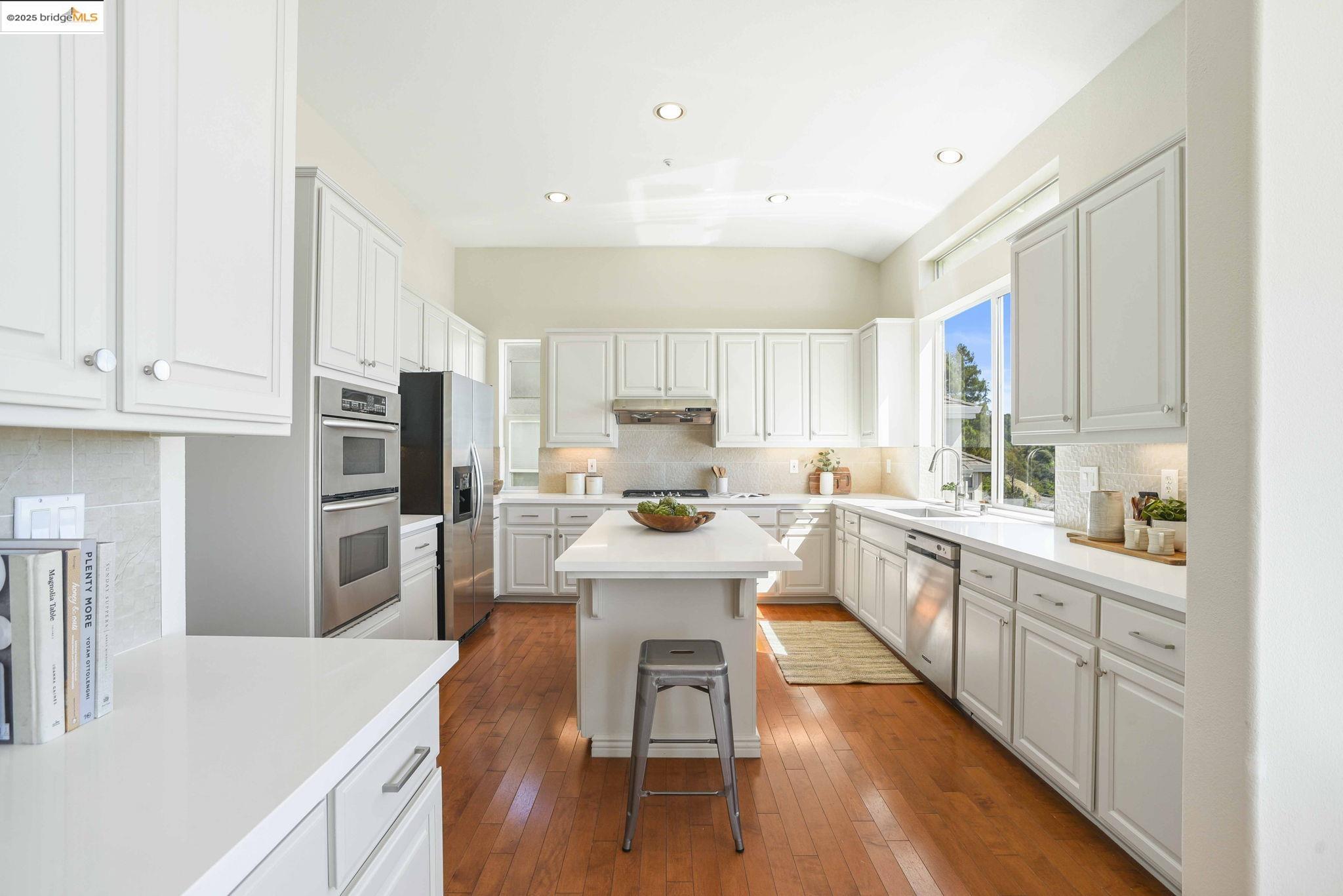 Detail Gallery Image 18 of 60 For 661 via Rialto, Oakland,  CA 94619 - 4 Beds | 3 Baths