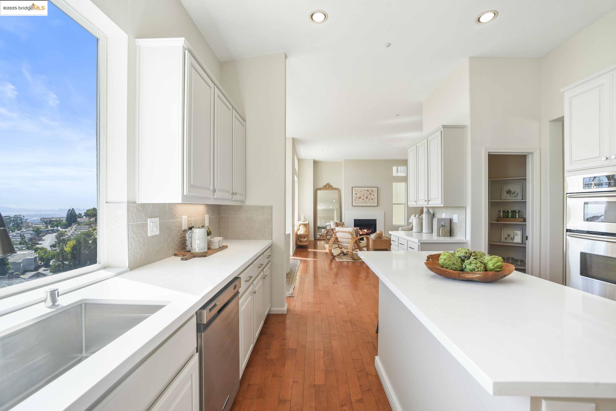Detail Gallery Image 22 of 60 For 661 via Rialto, Oakland,  CA 94619 - 4 Beds | 3 Baths