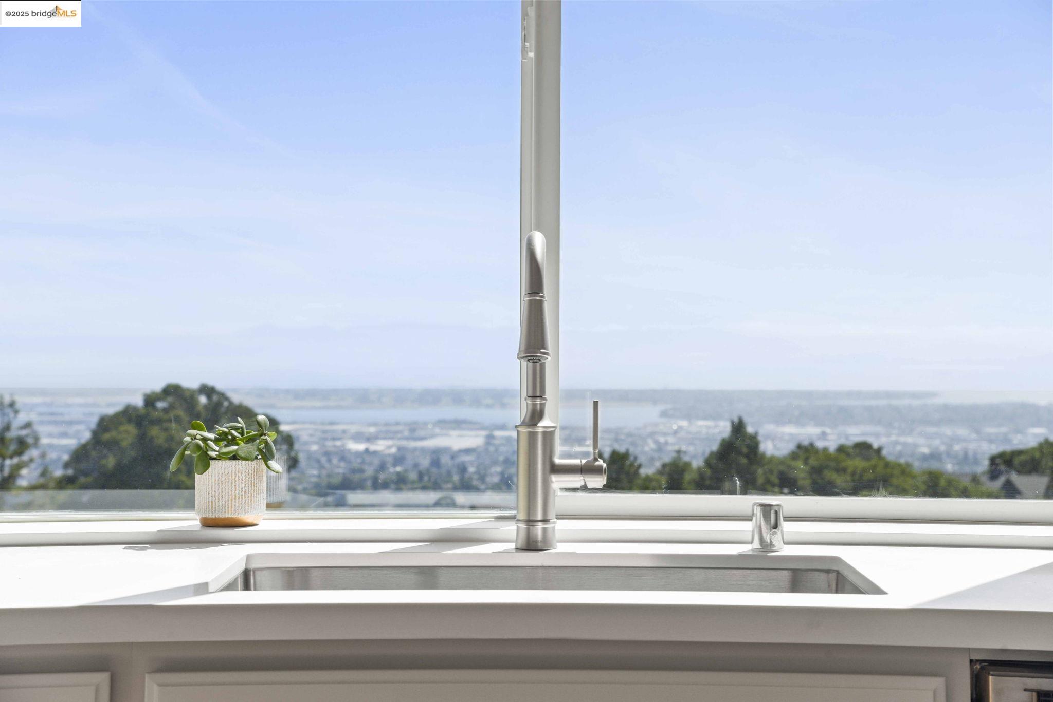 Detail Gallery Image 24 of 60 For 661 via Rialto, Oakland,  CA 94619 - 4 Beds | 3 Baths