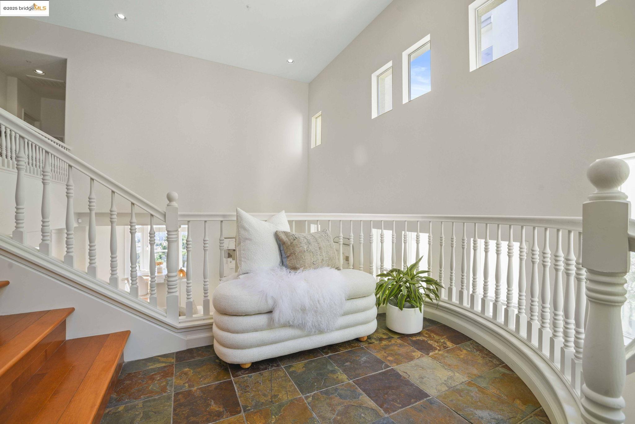 Detail Gallery Image 6 of 60 For 661 via Rialto, Oakland,  CA 94619 - 4 Beds | 3 Baths