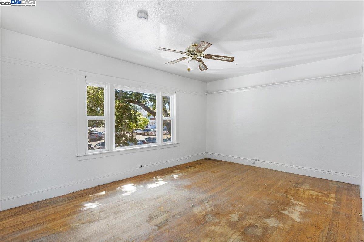 Detail Gallery Image 28 of 44 For 2255 Lincoln Ave., Alameda,  CA 94501 - 2 Beds | 2 Baths