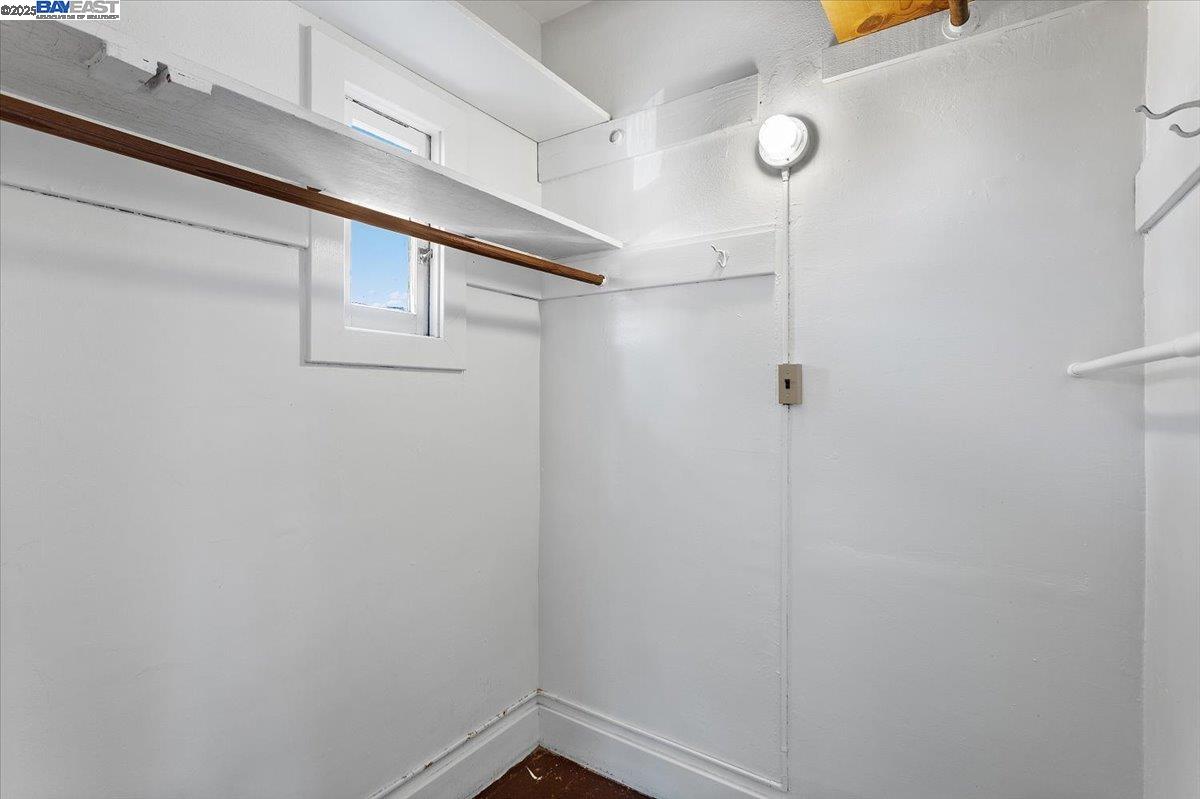 Detail Gallery Image 30 of 44 For 2255 Lincoln Ave., Alameda,  CA 94501 - 2 Beds | 2 Baths