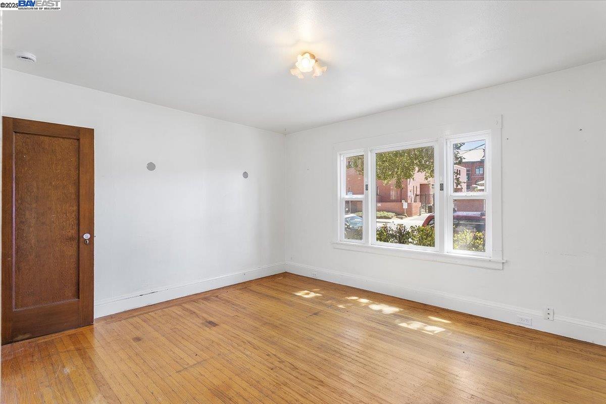 Detail Gallery Image 4 of 44 For 2255 Lincoln Ave., Alameda,  CA 94501 - 2 Beds | 2 Baths