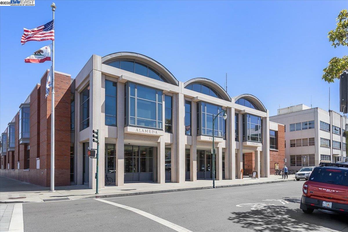 Detail Gallery Image 41 of 44 For 2255 Lincoln Ave., Alameda,  CA 94501 - 2 Beds | 2 Baths