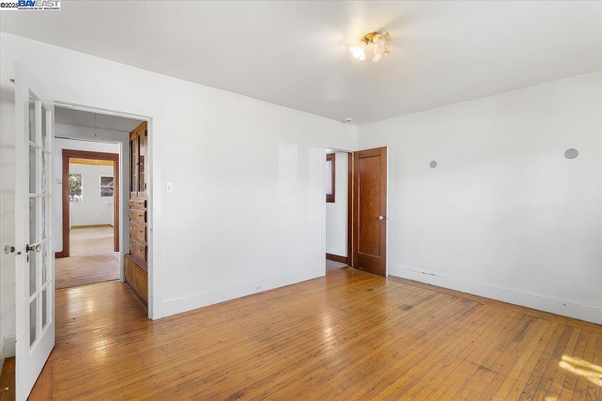 Detail Gallery Image 6 of 44 For 2255 Lincoln Ave., Alameda,  CA 94501 - 2 Beds | 2 Baths