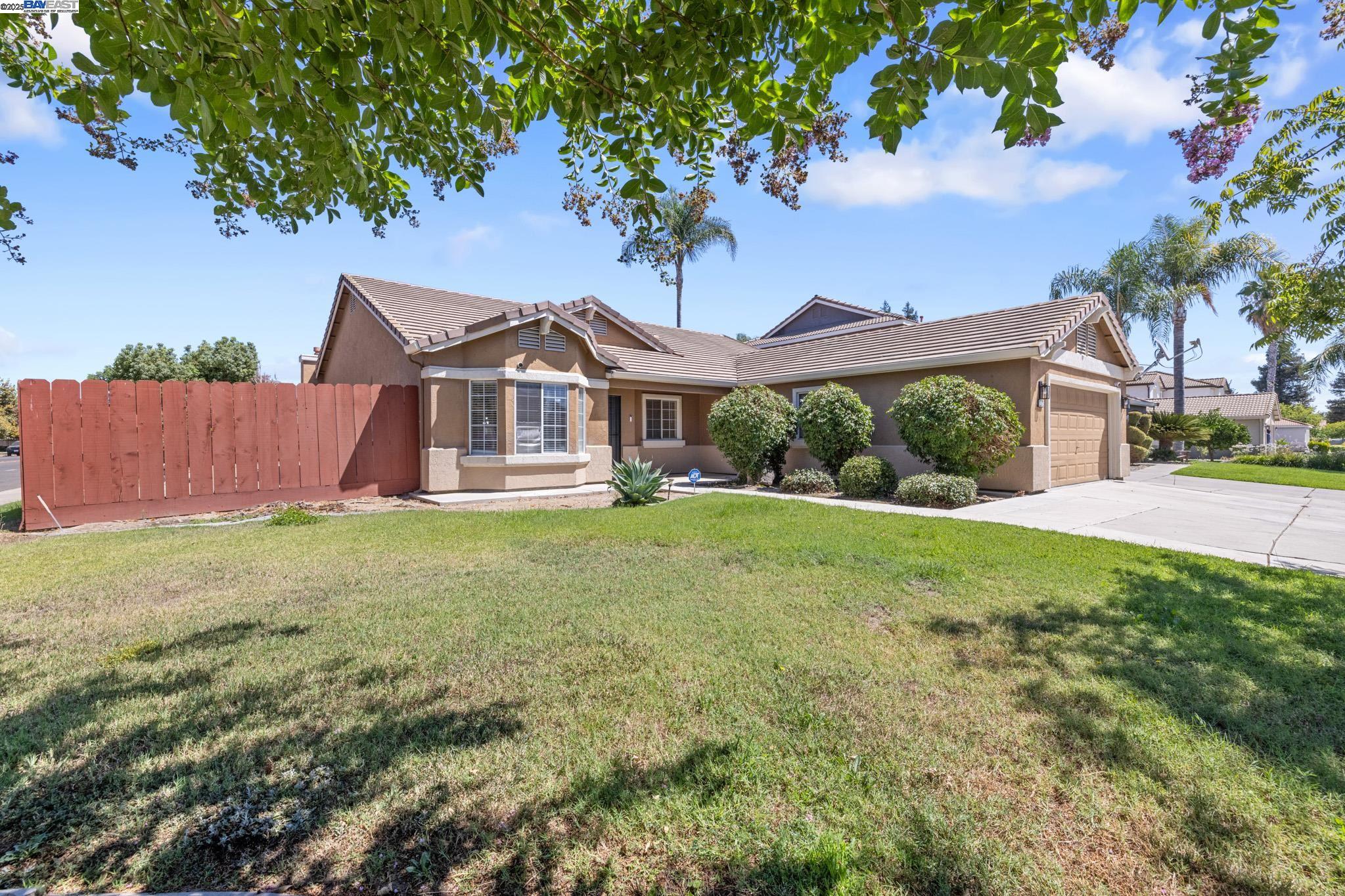 Detail Gallery Image 3 of 43 For 1173 Woodland Dr, Turlock,  CA 95382 - 4 Beds | 2 Baths