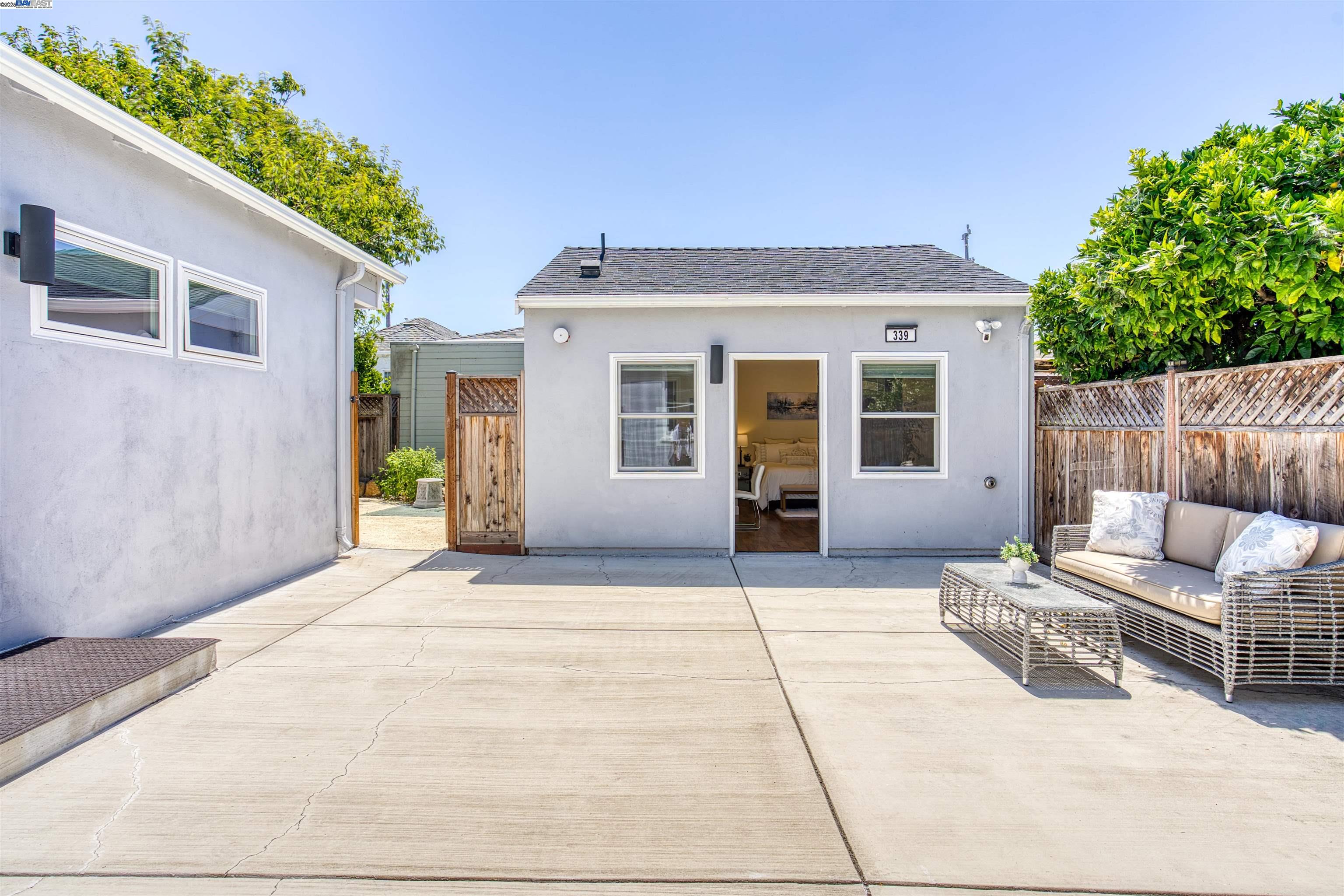 Detail Gallery Image 34 of 56 For 337 Farrelly Dr, San Leandro,  CA 94577 - 4 Beds | 4 Baths