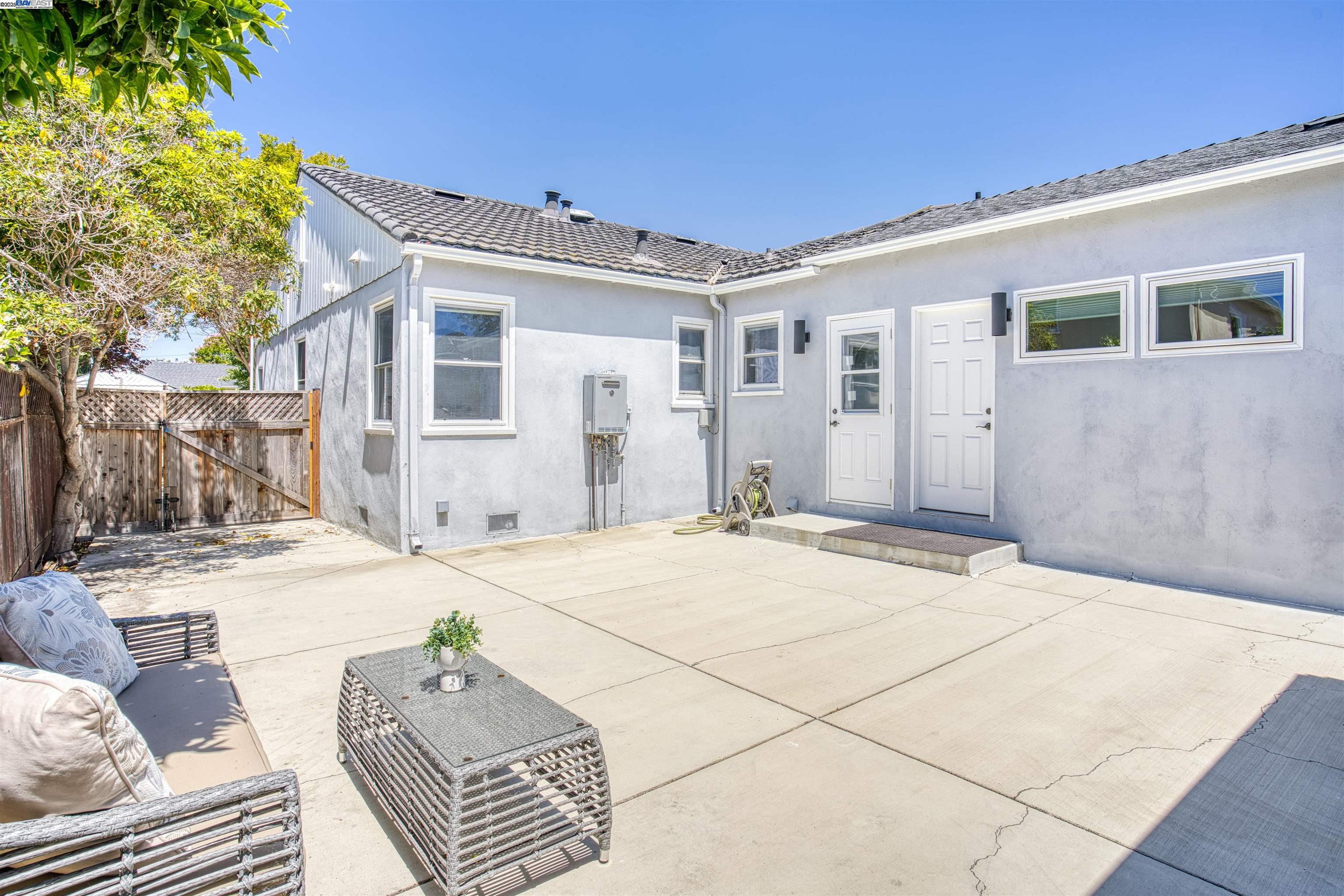 Detail Gallery Image 35 of 56 For 337 Farrelly Dr, San Leandro,  CA 94577 - 4 Beds | 4 Baths