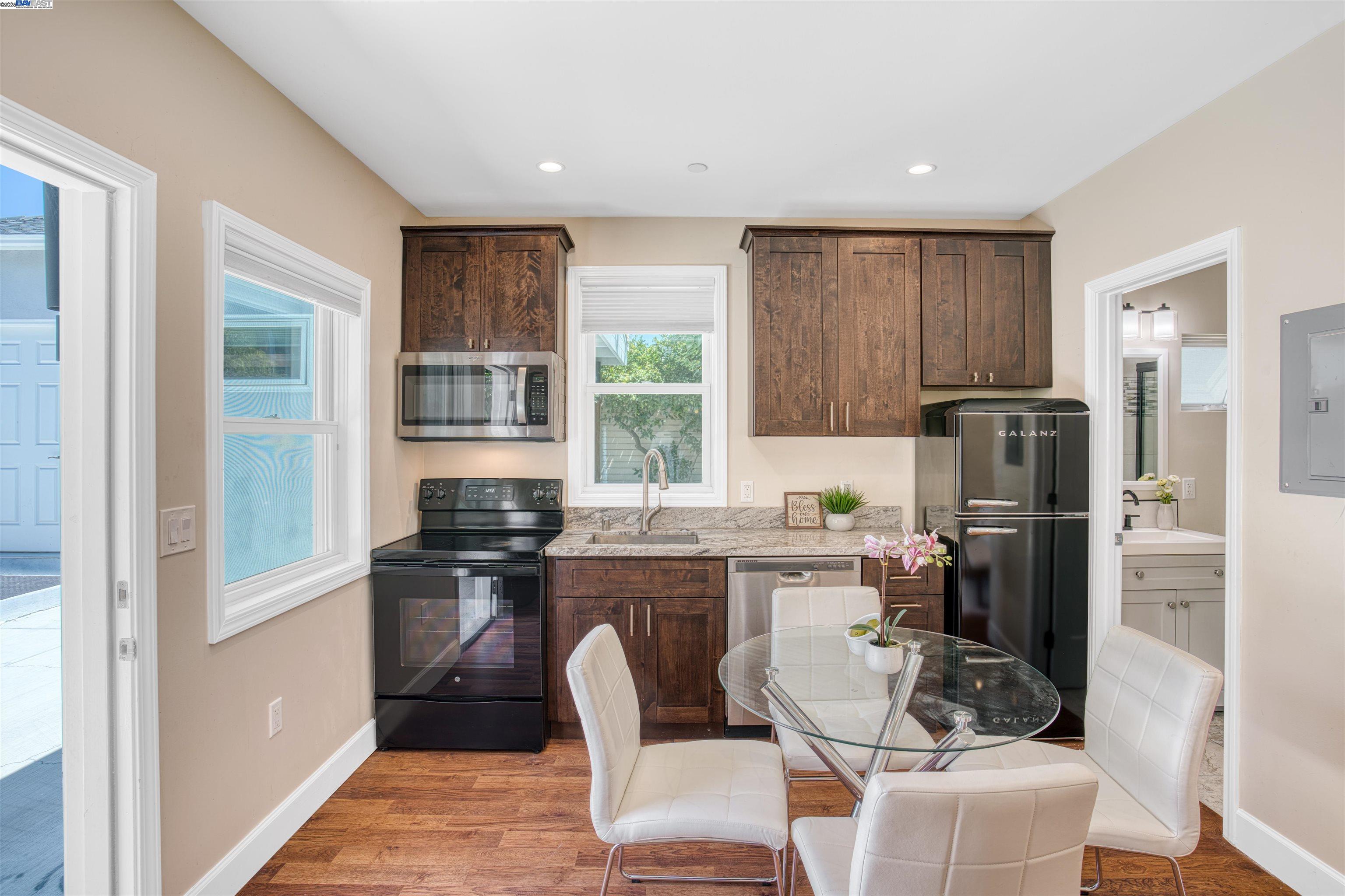 Detail Gallery Image 43 of 56 For 337 Farrelly Dr, San Leandro,  CA 94577 - 4 Beds | 4 Baths