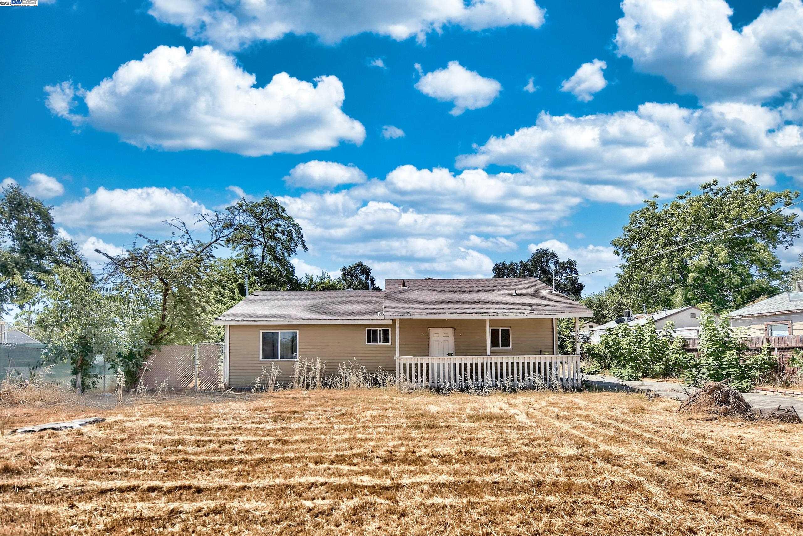 Detail Gallery Image 2 of 47 For 1830 South Ave, Sacramento,  CA 95838 - 2 Beds | 1 Baths