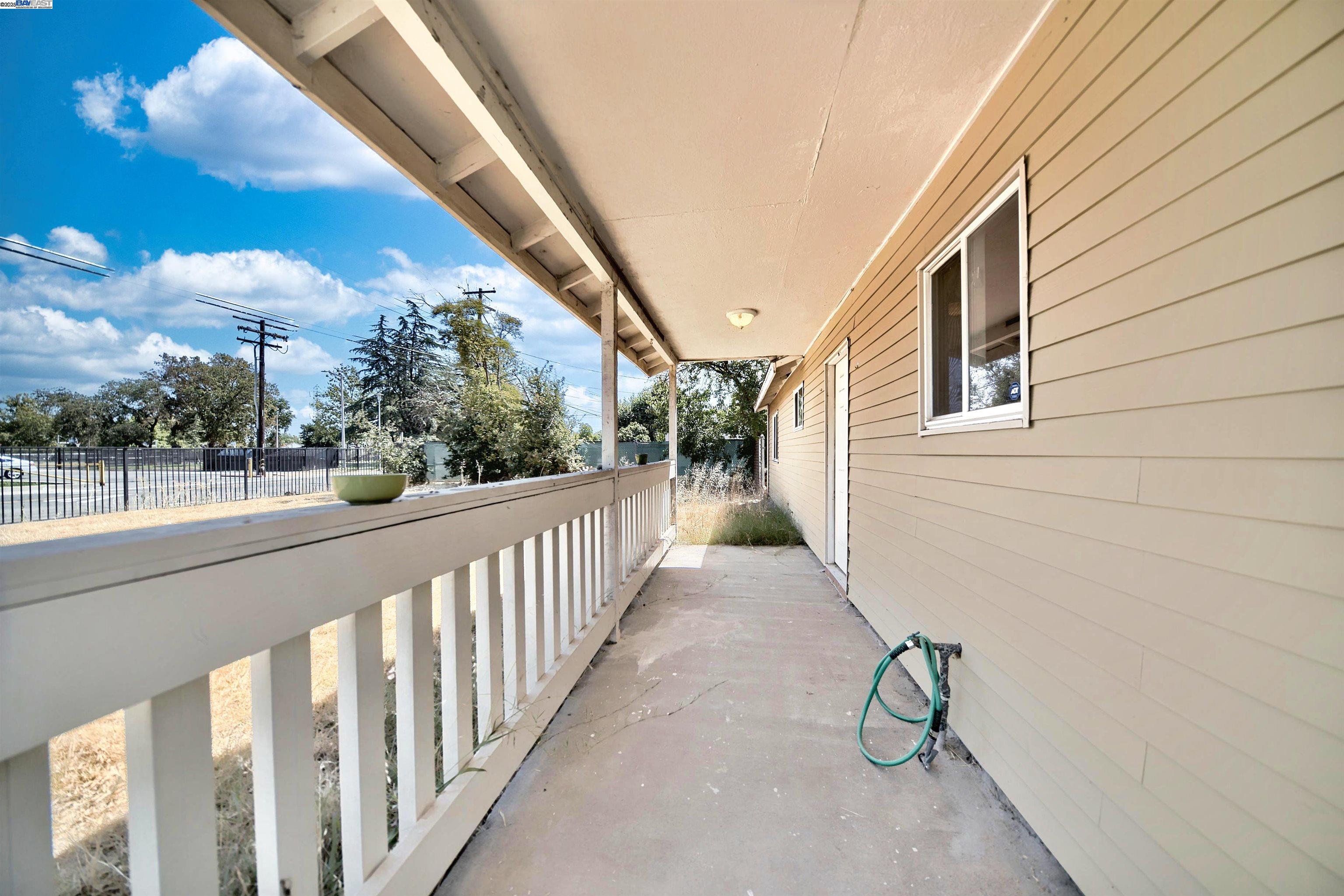 Detail Gallery Image 3 of 47 For 1830 South Ave, Sacramento,  CA 95838 - 2 Beds | 1 Baths