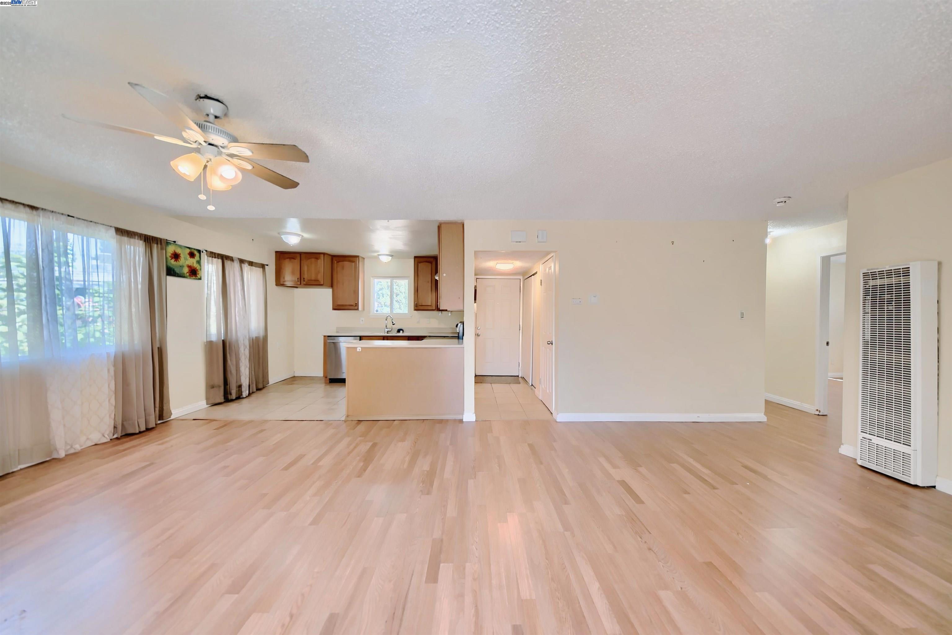 Detail Gallery Image 4 of 47 For 1830 South Ave, Sacramento,  CA 95838 - 2 Beds | 1 Baths