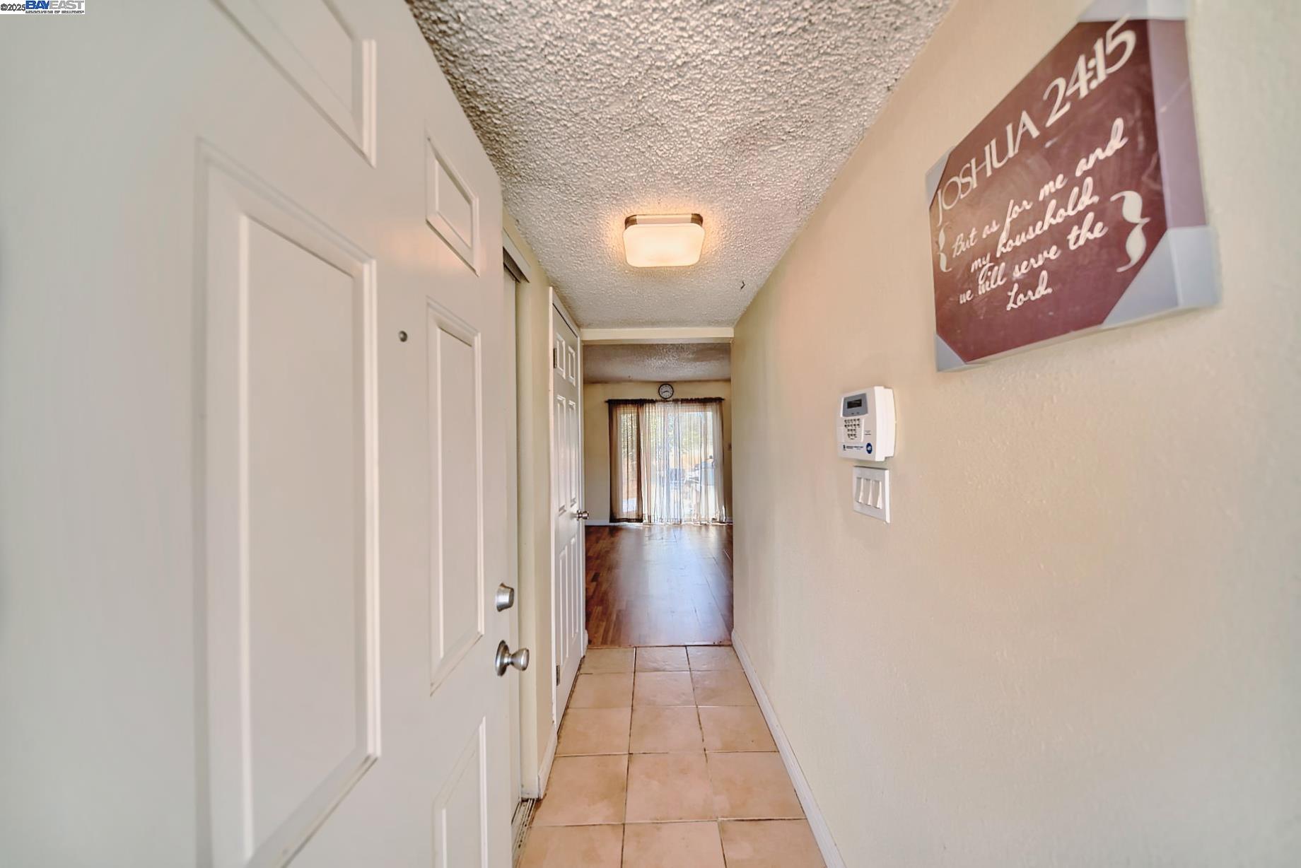 Detail Gallery Image 5 of 47 For 1830 South Ave, Sacramento,  CA 95838 - 2 Beds | 1 Baths