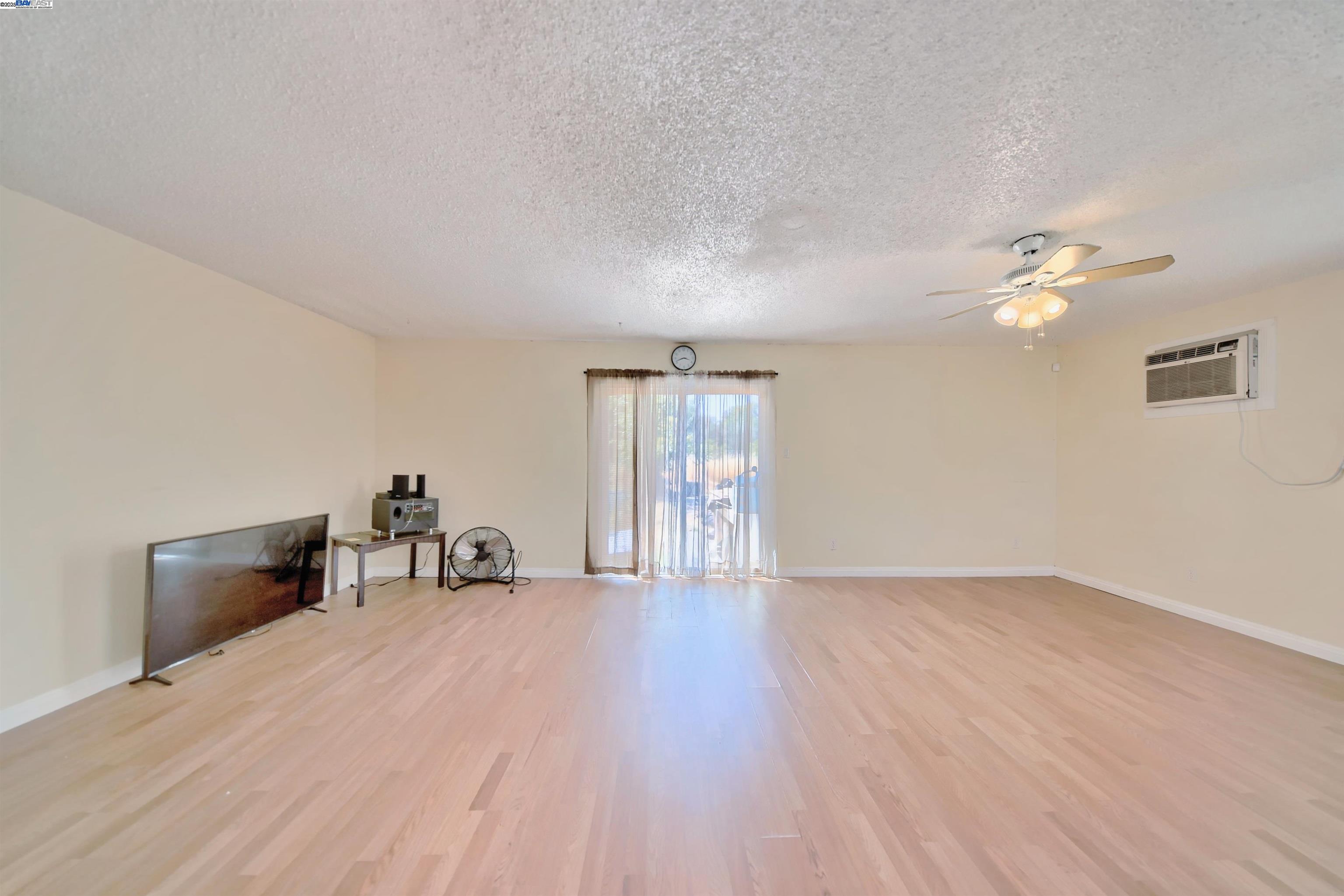 Detail Gallery Image 6 of 47 For 1830 South Ave, Sacramento,  CA 95838 - 2 Beds | 1 Baths