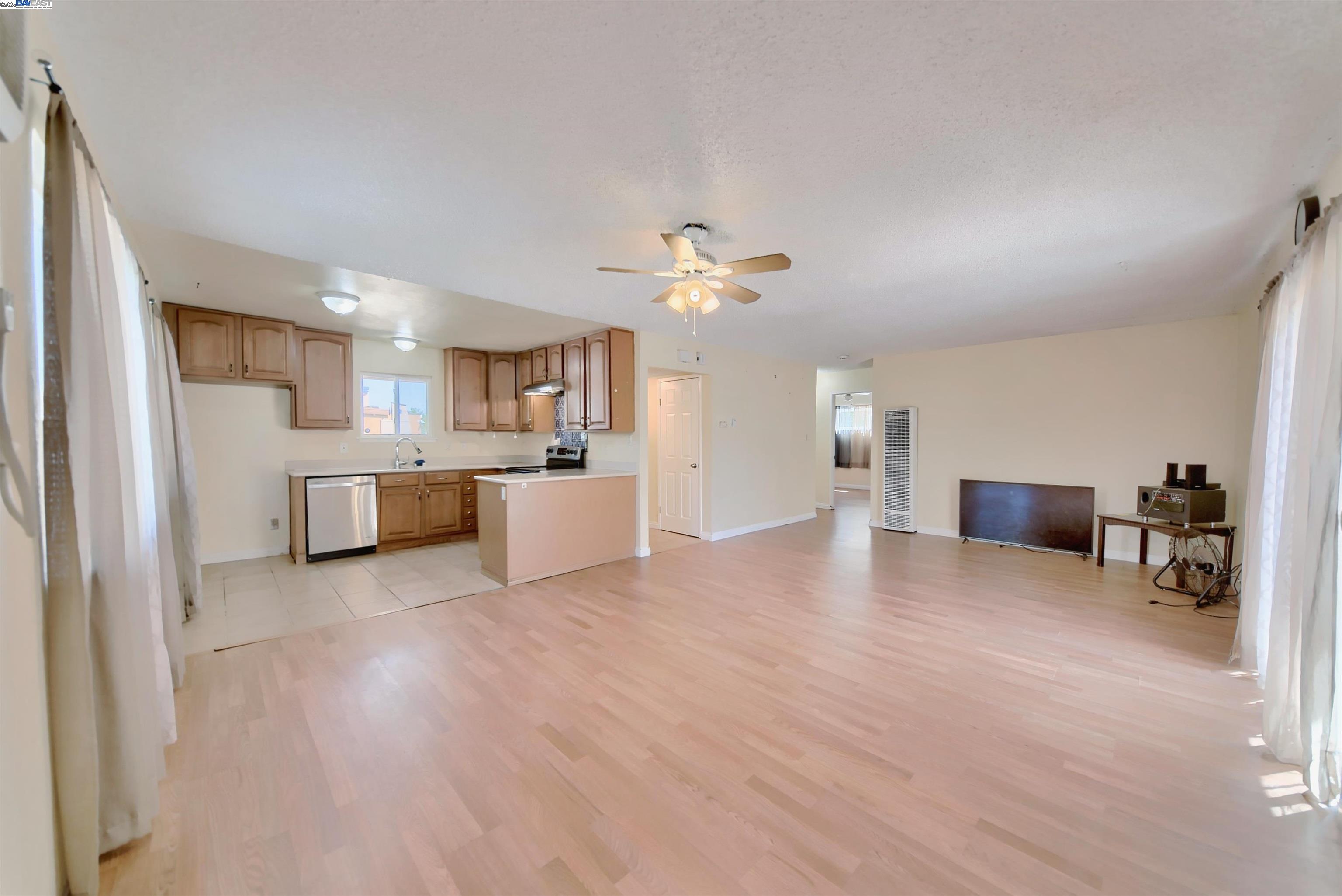 Detail Gallery Image 9 of 47 For 1830 South Ave, Sacramento,  CA 95838 - 2 Beds | 1 Baths