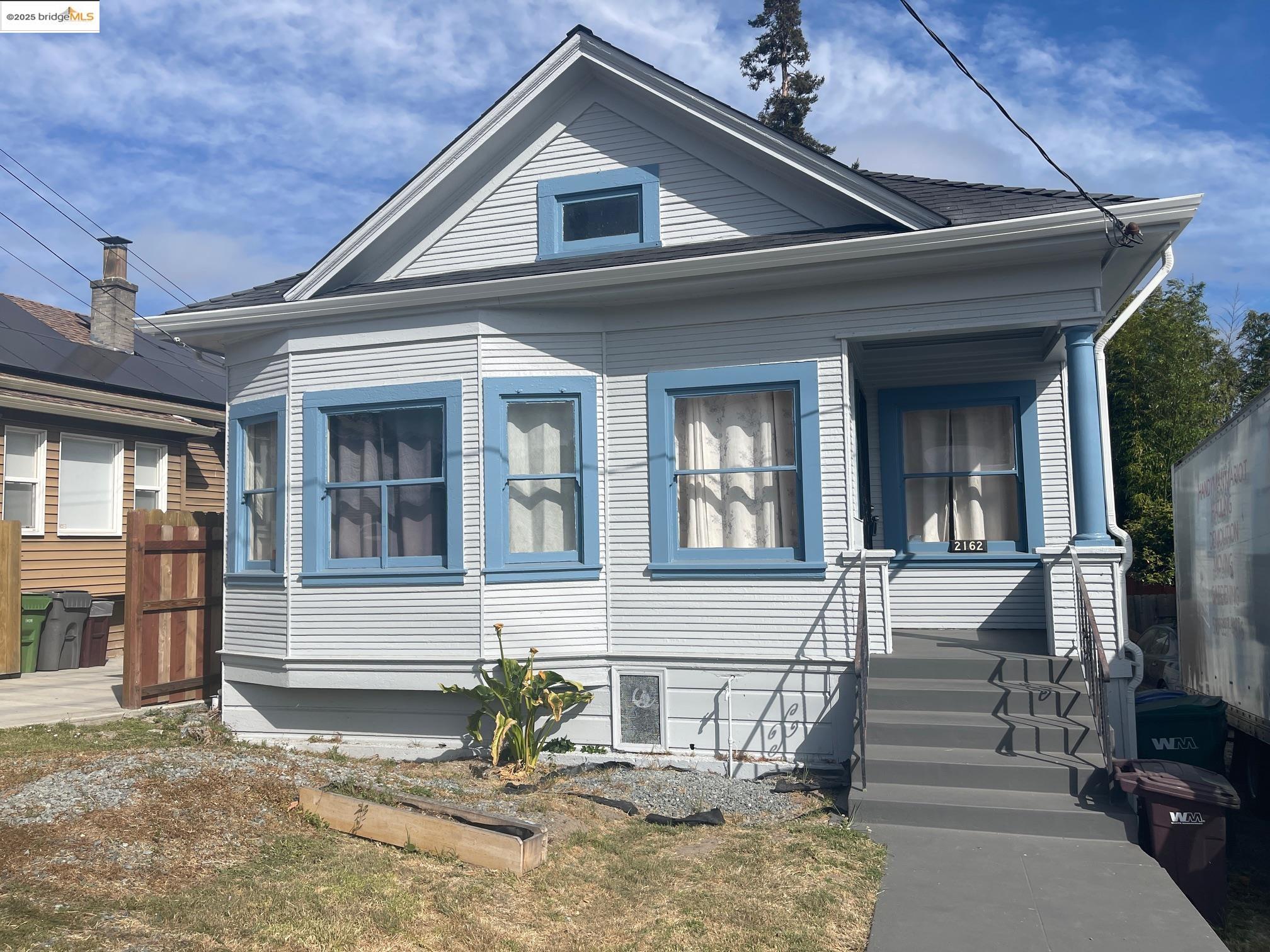 Detail Gallery Image 1 of 1 For 2162 38th Ave, Oakland,  CA 94601 - 2 Beds | 1 Baths