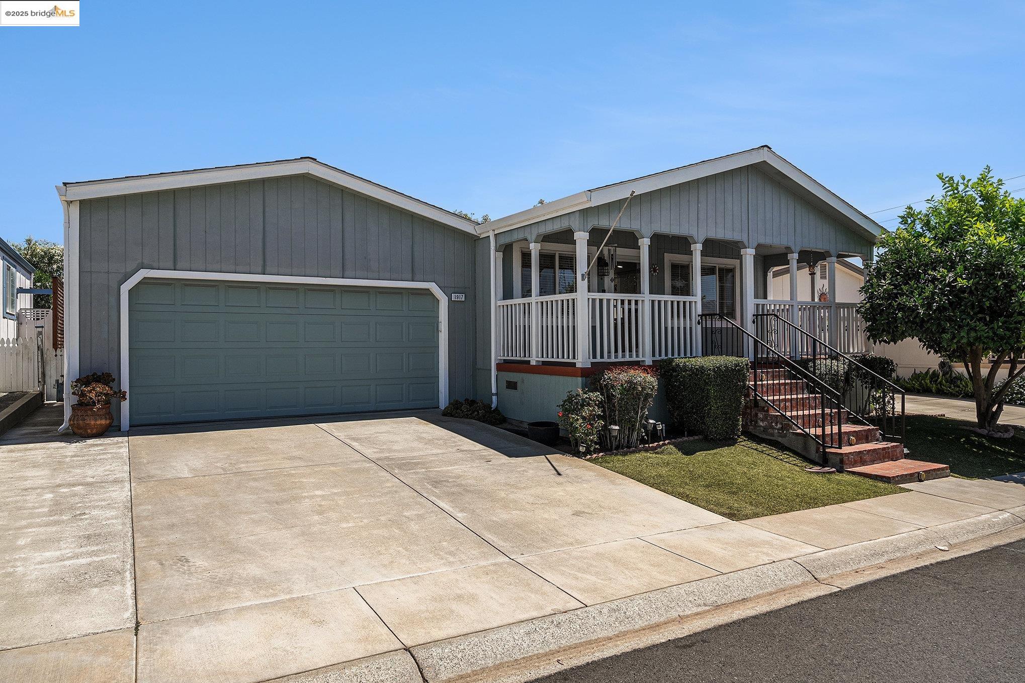Detail Gallery Image 2 of 50 For 1917 Geneva Ln, Antioch,  CA 94509 - 2 Beds | 2 Baths