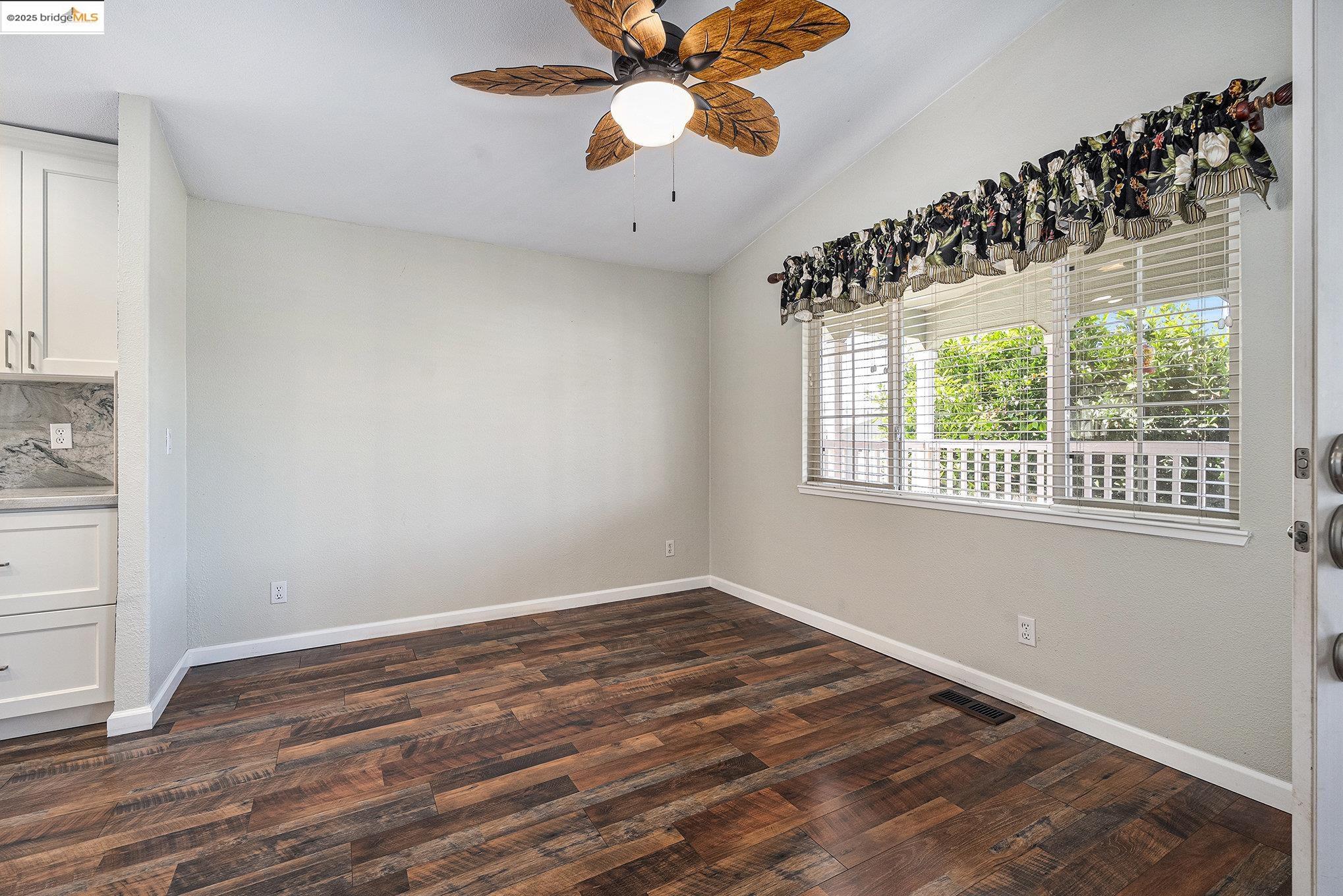 Detail Gallery Image 14 of 50 For 1917 Geneva Ln, Antioch,  CA 94509 - 2 Beds | 2 Baths