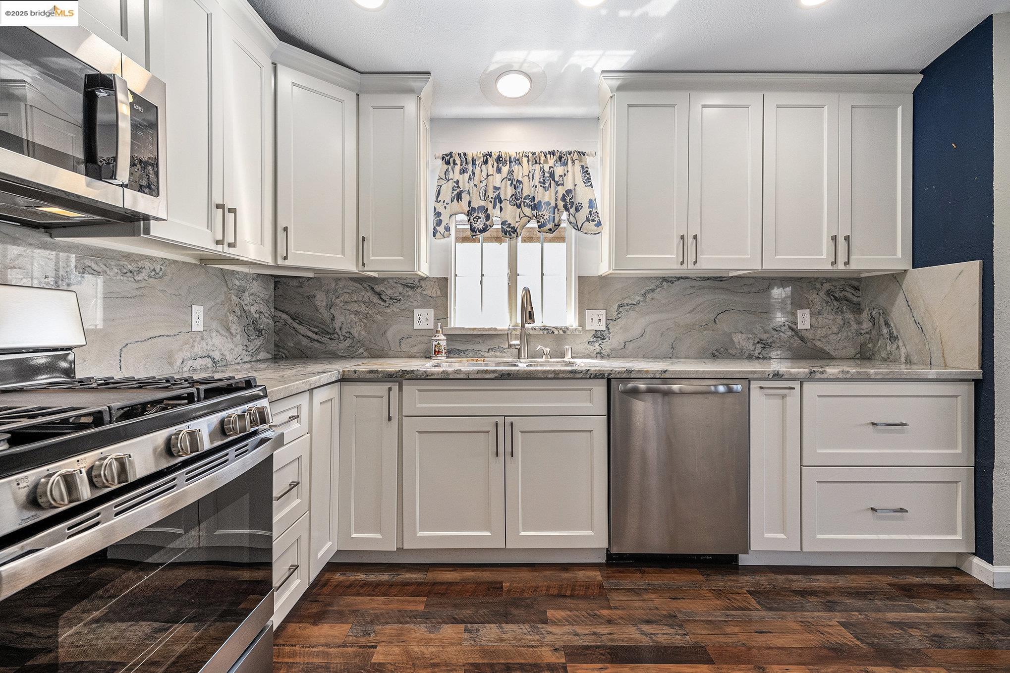 Detail Gallery Image 19 of 50 For 1917 Geneva Ln, Antioch,  CA 94509 - 2 Beds | 2 Baths