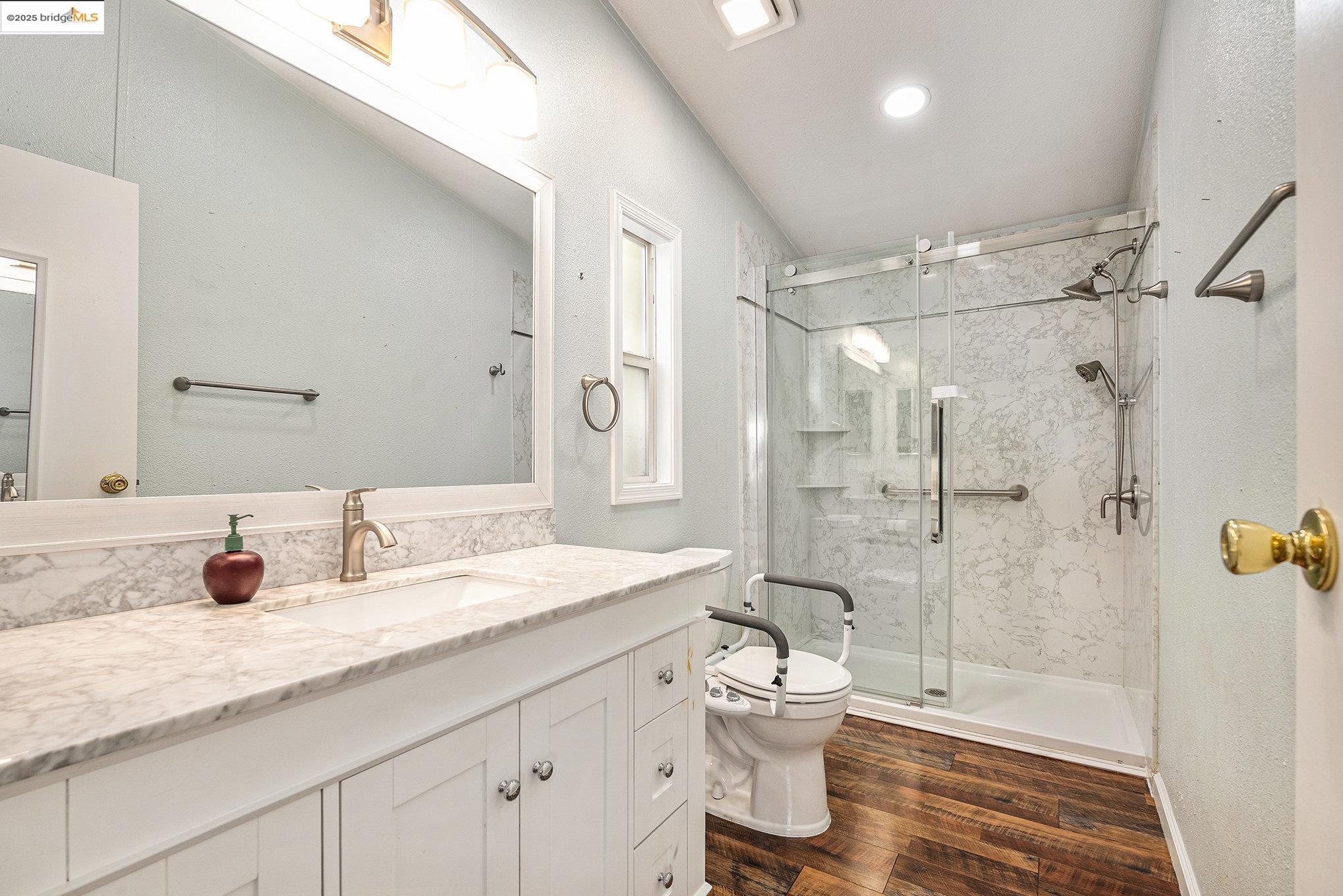 Detail Gallery Image 27 of 50 For 1917 Geneva Ln, Antioch,  CA 94509 - 2 Beds | 2 Baths