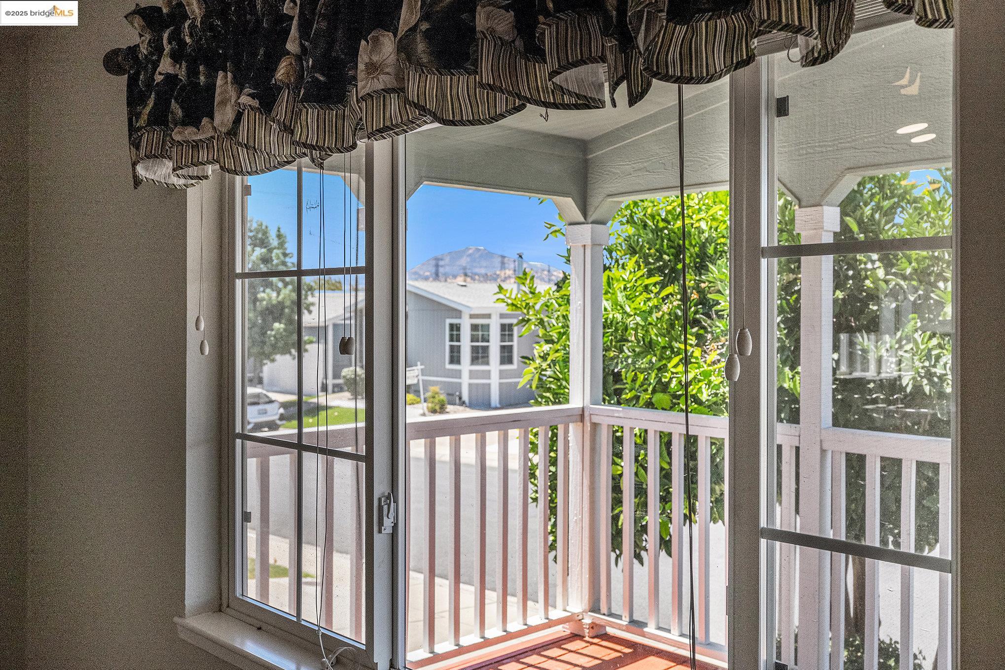 Detail Gallery Image 31 of 50 For 1917 Geneva Ln, Antioch,  CA 94509 - 2 Beds | 2 Baths