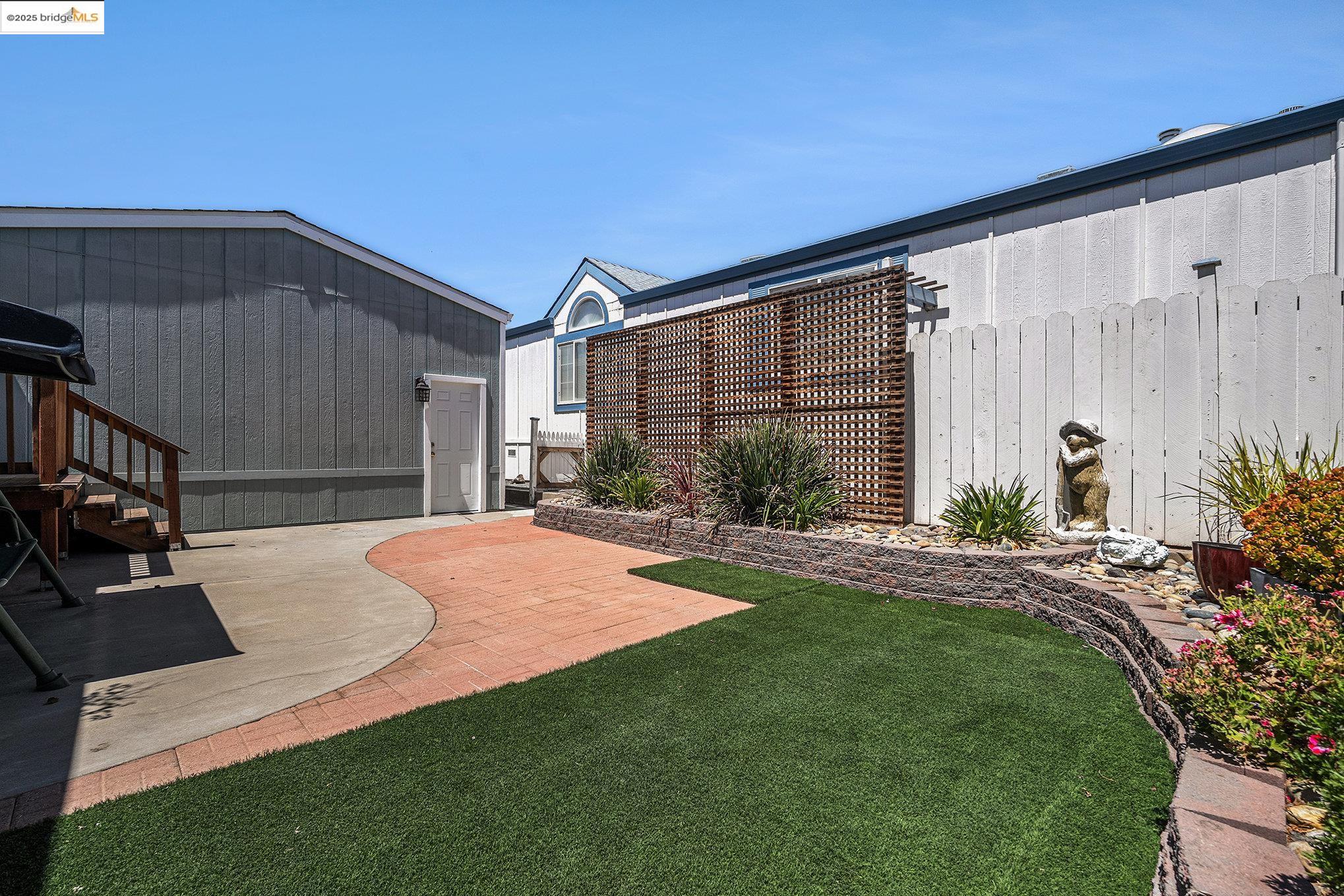 Detail Gallery Image 34 of 50 For 1917 Geneva Ln, Antioch,  CA 94509 - 2 Beds | 2 Baths