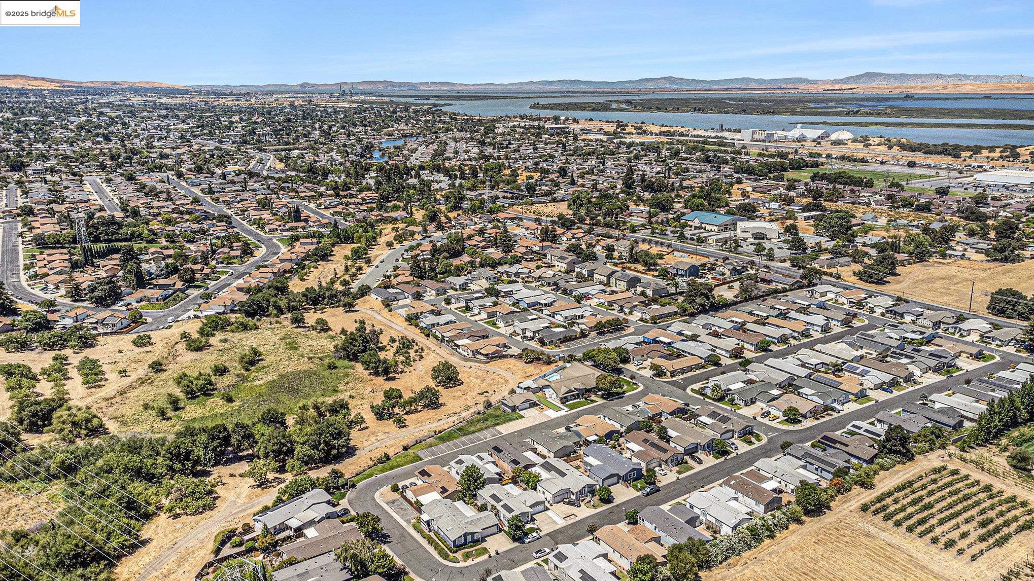 Detail Gallery Image 41 of 50 For 1917 Geneva Ln, Antioch,  CA 94509 - 2 Beds | 2 Baths