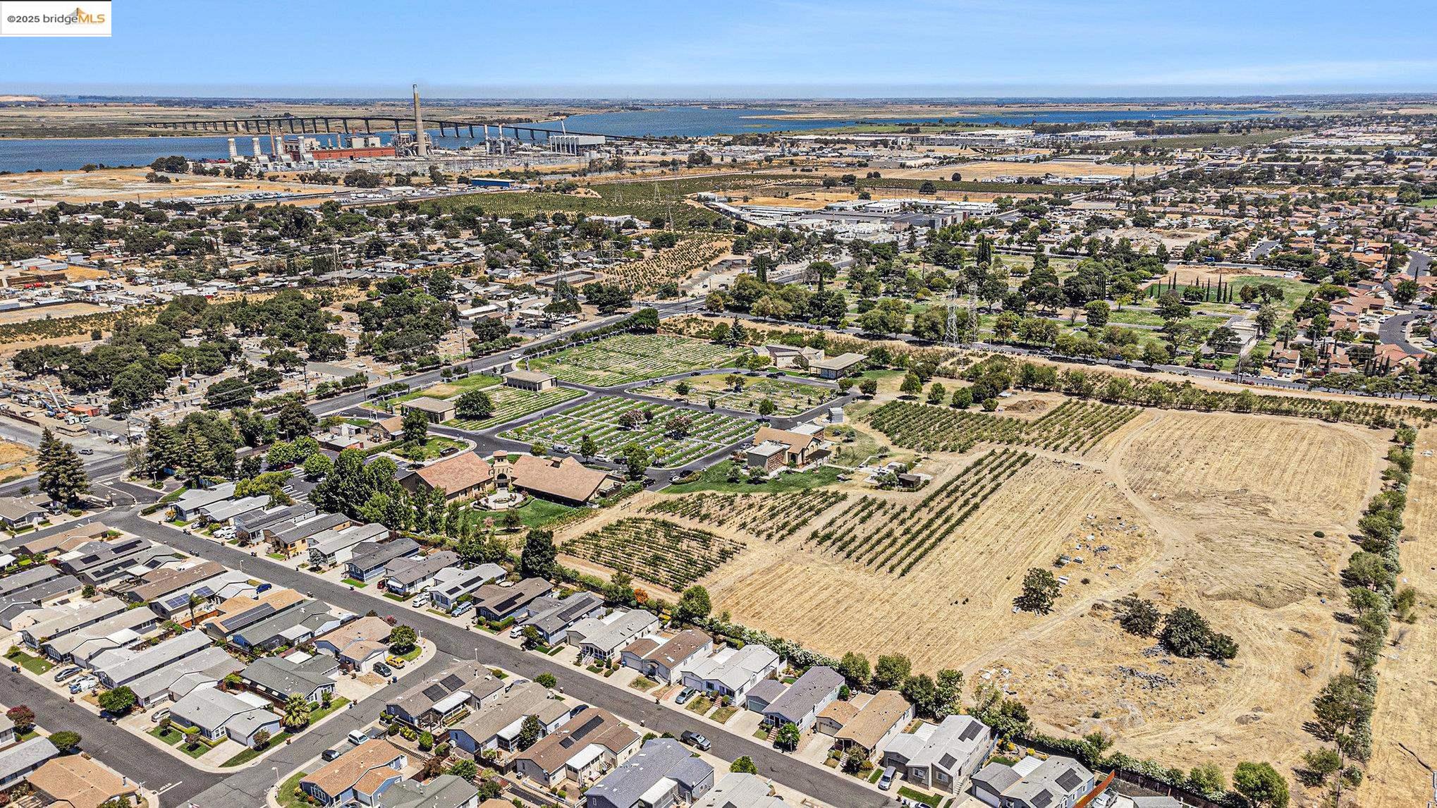 Detail Gallery Image 43 of 50 For 1917 Geneva Ln, Antioch,  CA 94509 - 2 Beds | 2 Baths