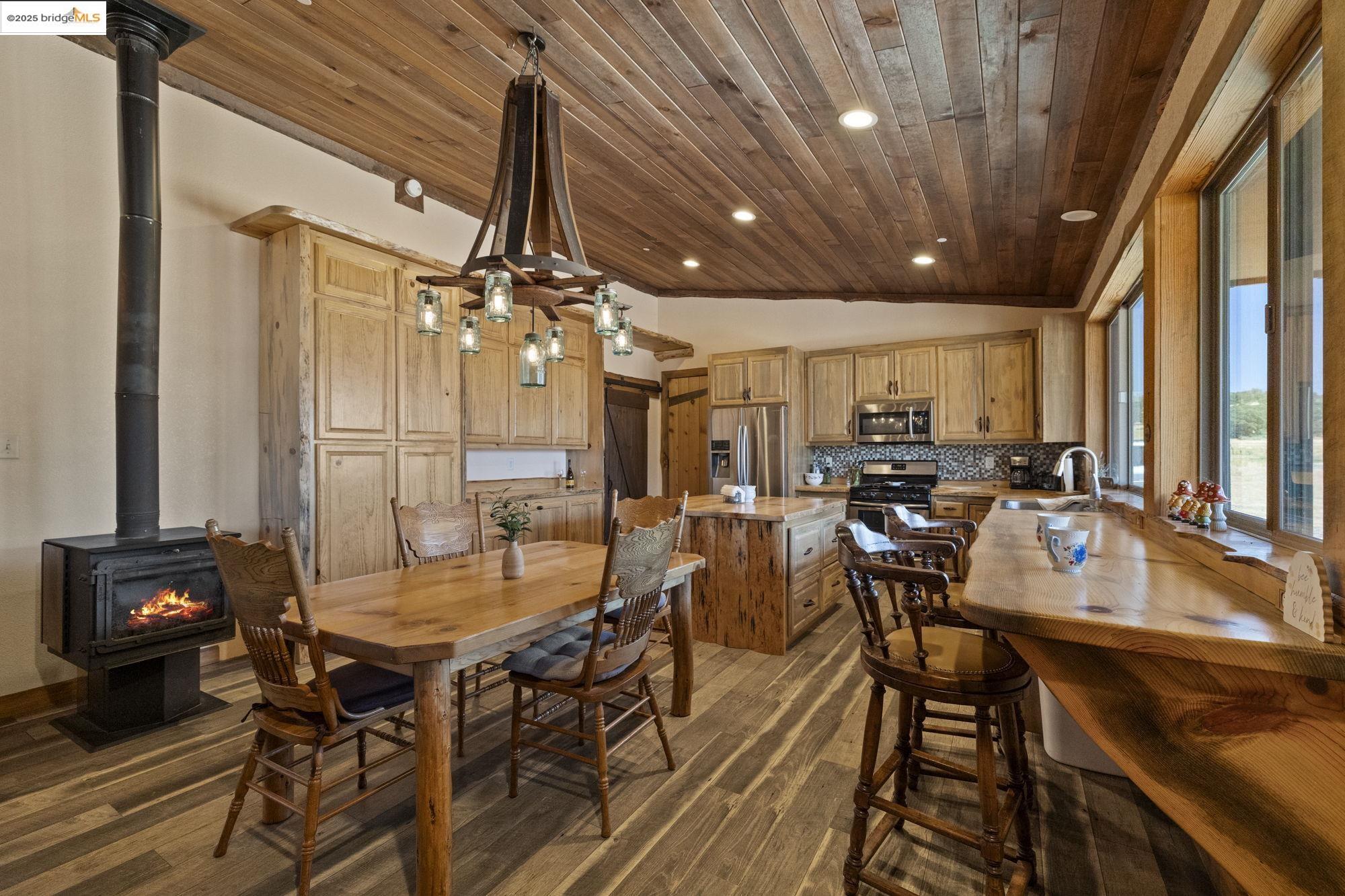 Detail Gallery Image 7 of 44 For 10395 State Highway 120, Chinese Camp,  CA 95309 - 1 Beds | 2 Baths