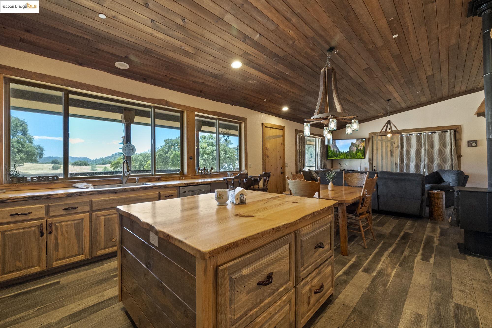 Detail Gallery Image 9 of 44 For 10395 State Highway 120, Chinese Camp,  CA 95309 - 1 Beds | 2 Baths