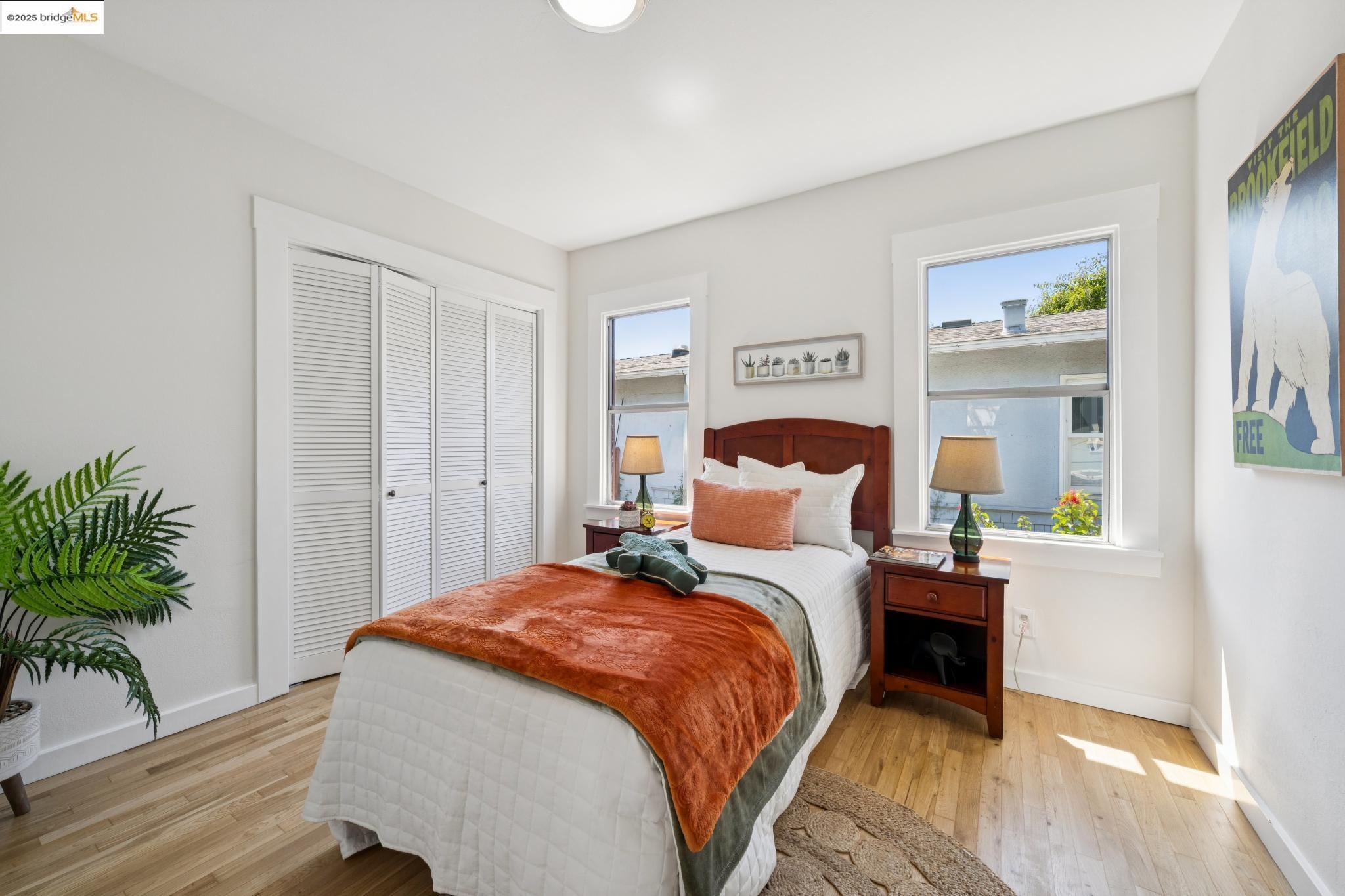 Detail Gallery Image 12 of 60 For 1302 Channing Way, Berkeley,  CA 94702 - 3 Beds | 2 Baths