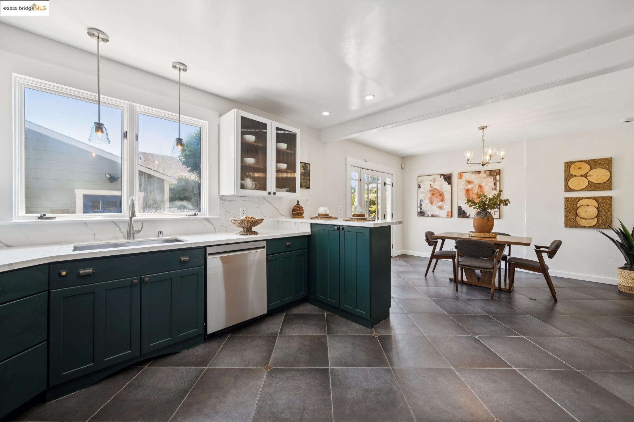 Detail Gallery Image 22 of 60 For 1302 Channing Way, Berkeley,  CA 94702 - 3 Beds | 2 Baths