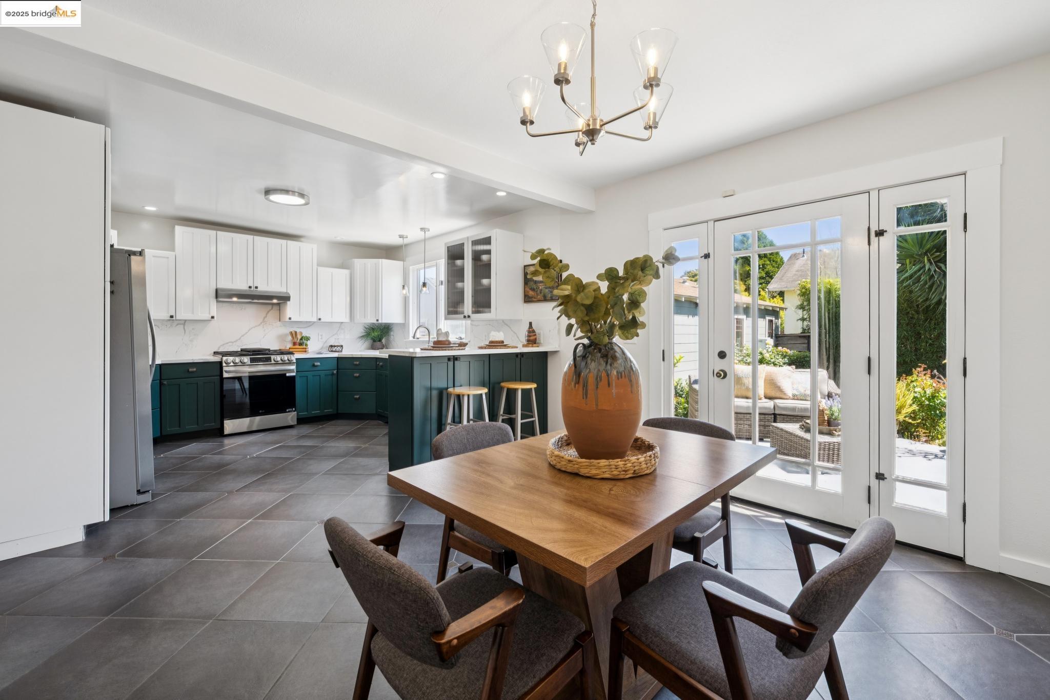 Detail Gallery Image 25 of 60 For 1302 Channing Way, Berkeley,  CA 94702 - 3 Beds | 2 Baths