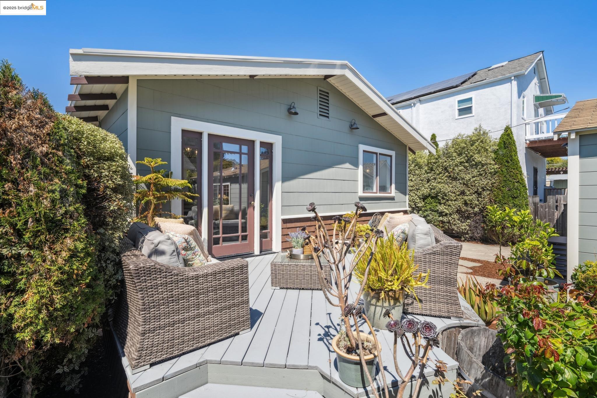 Detail Gallery Image 31 of 60 For 1302 Channing Way, Berkeley,  CA 94702 - 3 Beds | 2 Baths