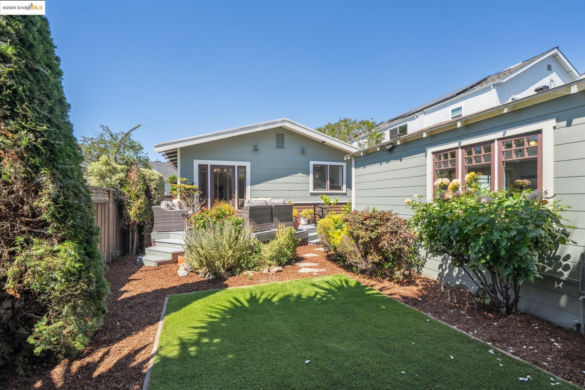 Detail Gallery Image 33 of 60 For 1302 Channing Way, Berkeley,  CA 94702 - 3 Beds | 2 Baths
