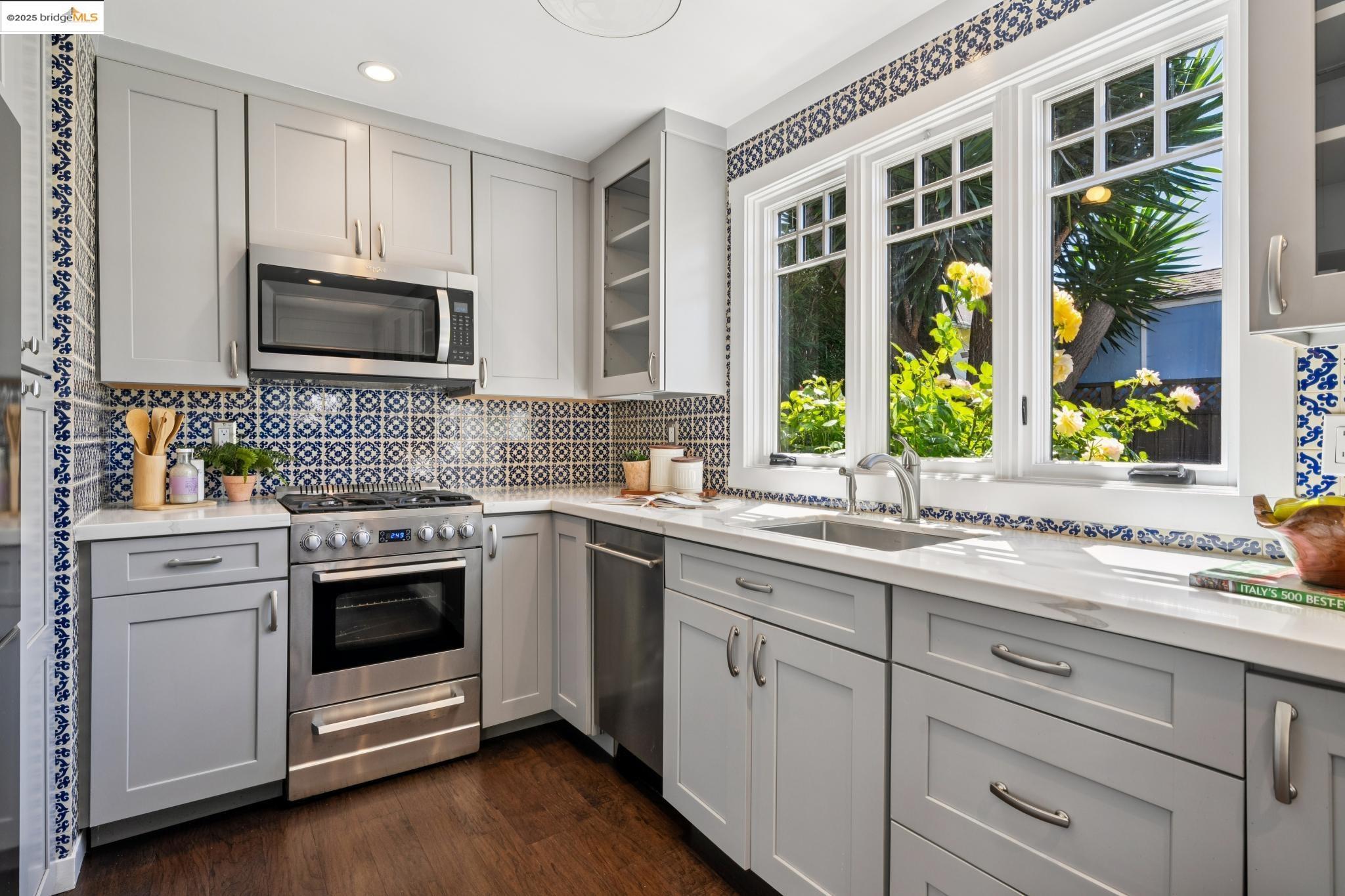 Detail Gallery Image 40 of 60 For 1302 Channing Way, Berkeley,  CA 94702 - 3 Beds | 2 Baths
