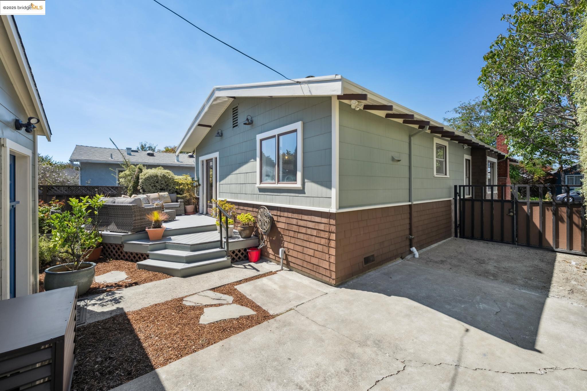 Detail Gallery Image 48 of 60 For 1302 Channing Way, Berkeley,  CA 94702 - 3 Beds | 2 Baths