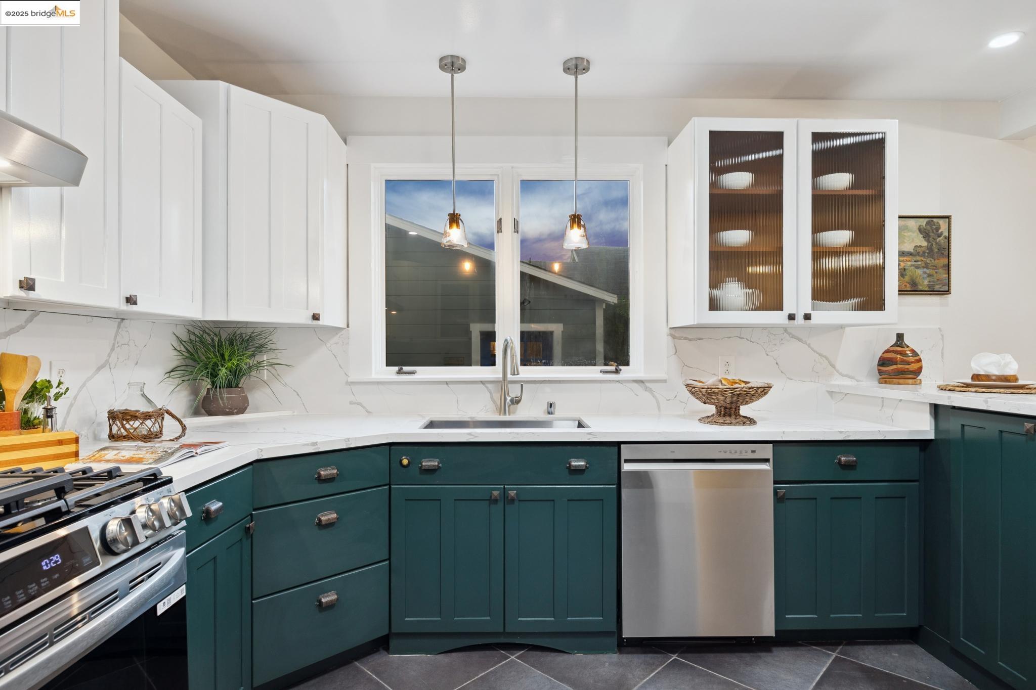 Detail Gallery Image 55 of 60 For 1302 Channing Way, Berkeley,  CA 94702 - 3 Beds | 2 Baths